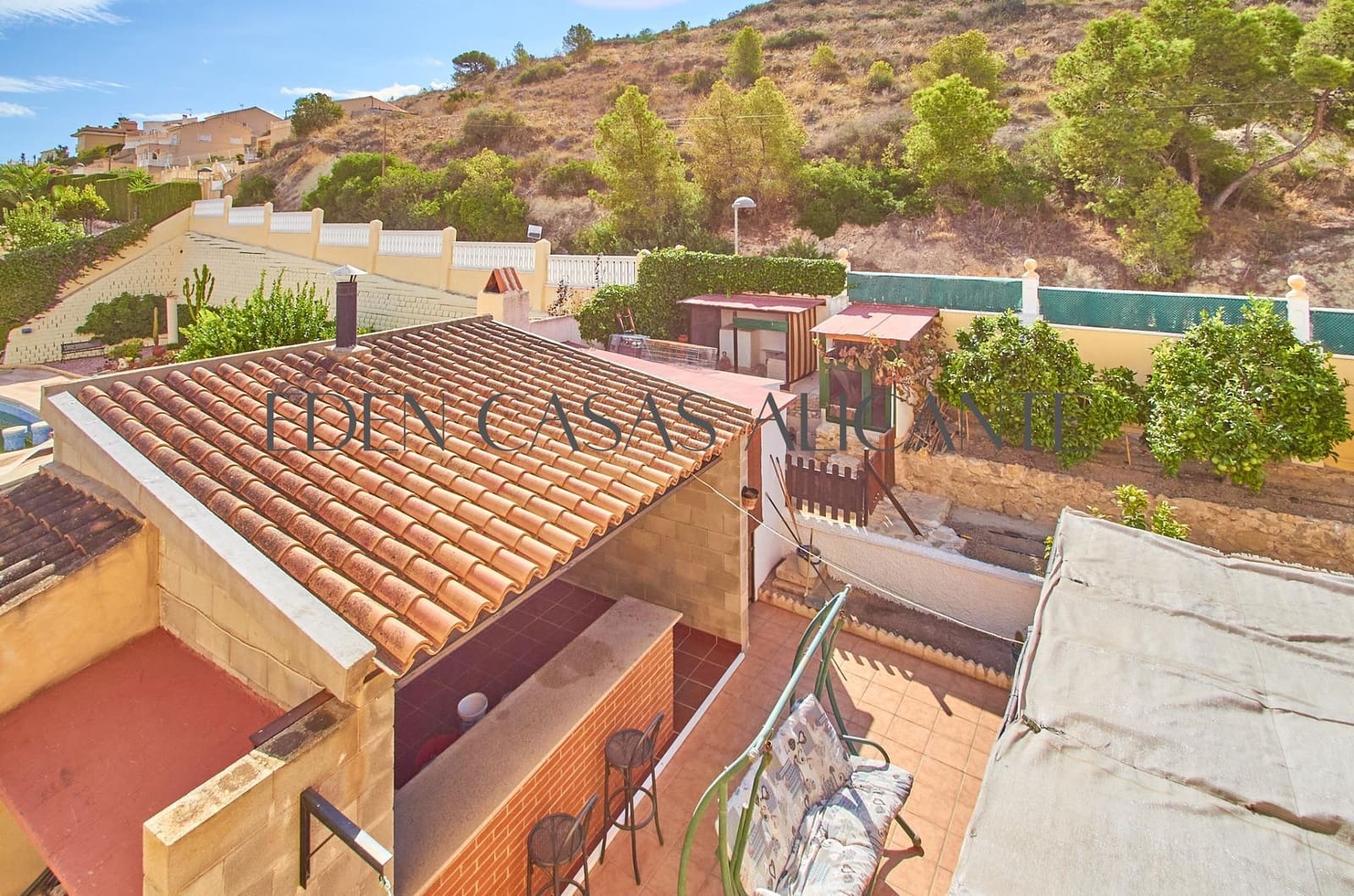 4 Zimmer Villa zu verkaufen in El Campello mit Pool Garage - 515.000 € (Ref: 9262785)