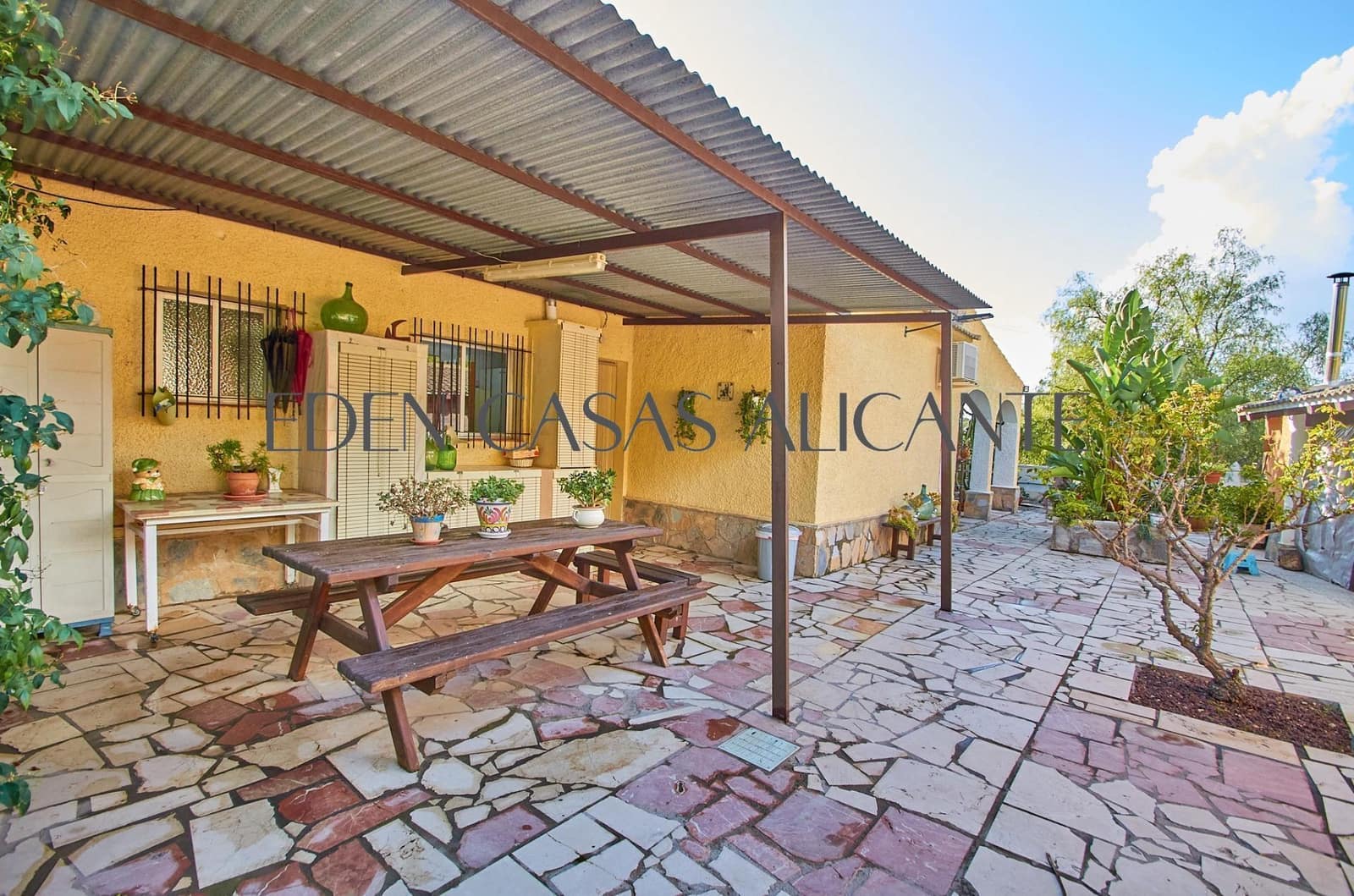 4 bedroom Villa for sale in Busot - € 360,000 (Ref: 9264324)
