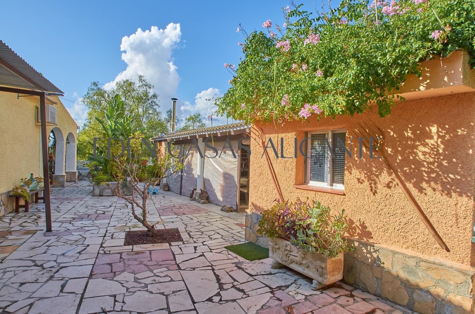 4 bedroom Villa for sale in Busot - € 360,000 (Ref: 9264324)