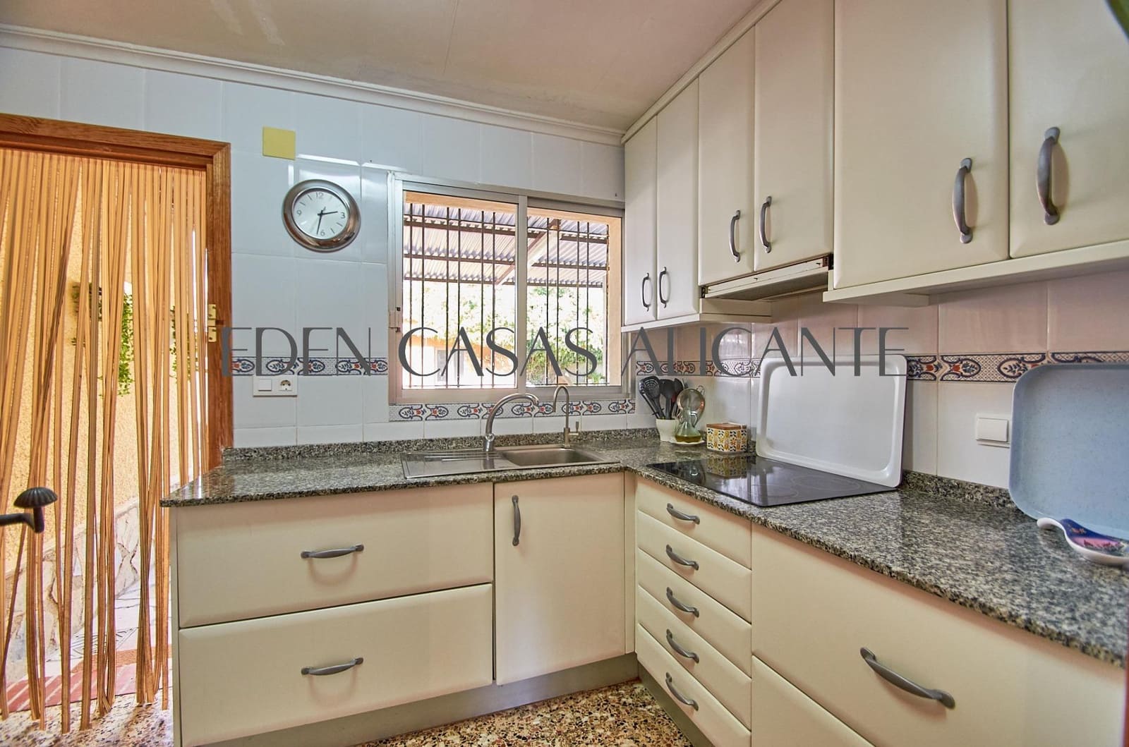 4 bedroom Villa for sale in Busot - € 360,000 (Ref: 9264324)