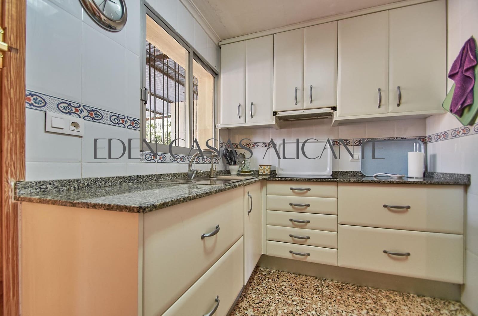 4 bedroom Villa for sale in Busot - € 360,000 (Ref: 9264324)