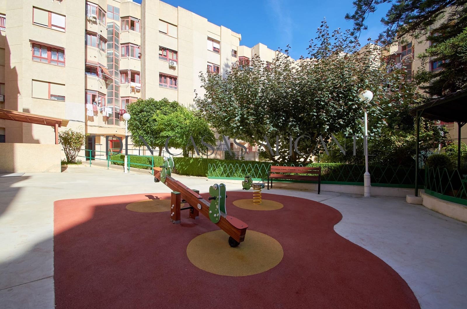 Apartamento de 3 habitaciones en La Villajoyosa / Vila Joiosa en venta con piscina - 259.000 € (Ref: 9347613)