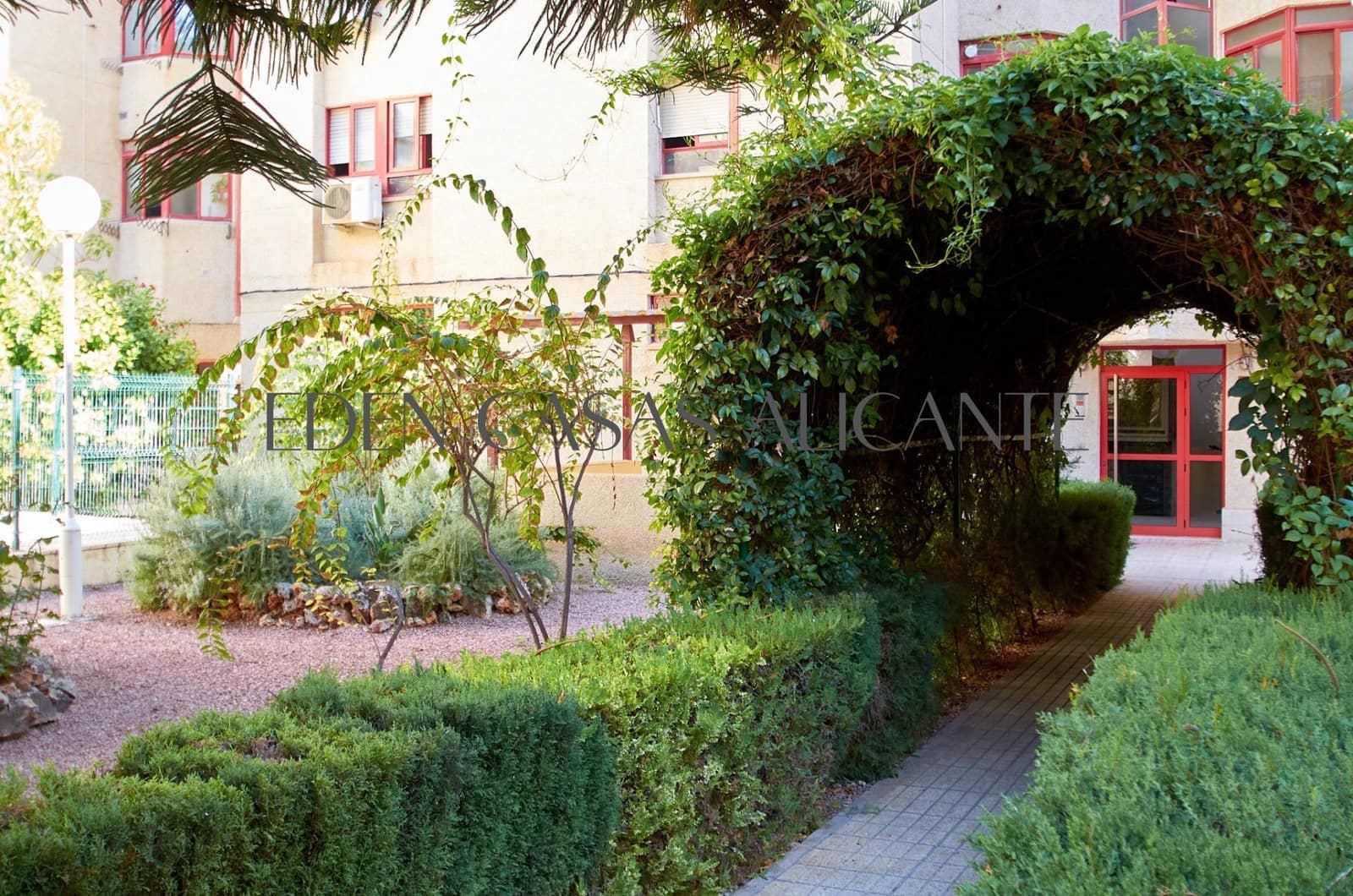 Apartamento de 3 habitaciones en La Villajoyosa / Vila Joiosa en venta con piscina - 259.000 € (Ref: 9347613)