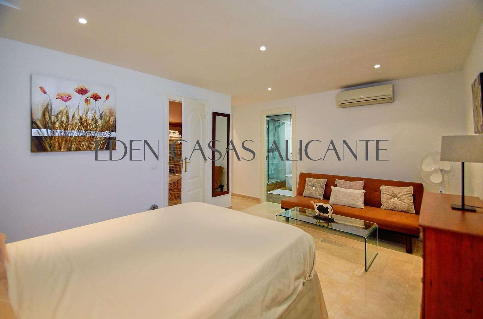 5 bedroom Villa for sale in Busot with pool - € 465,000 (Ref: 9347614)