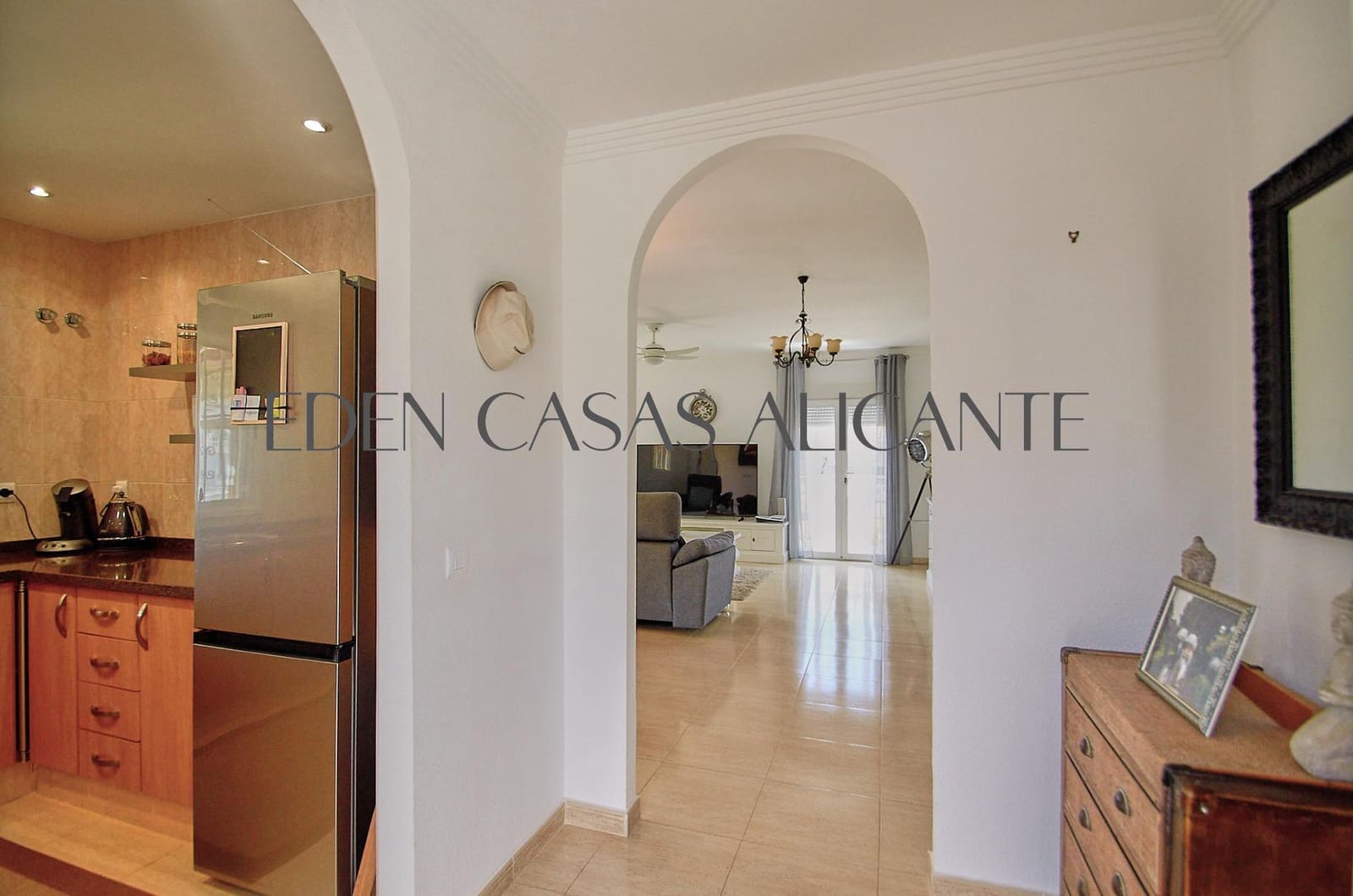 5 bedroom Villa for sale in Busot with pool - € 465,000 (Ref: 9347614)