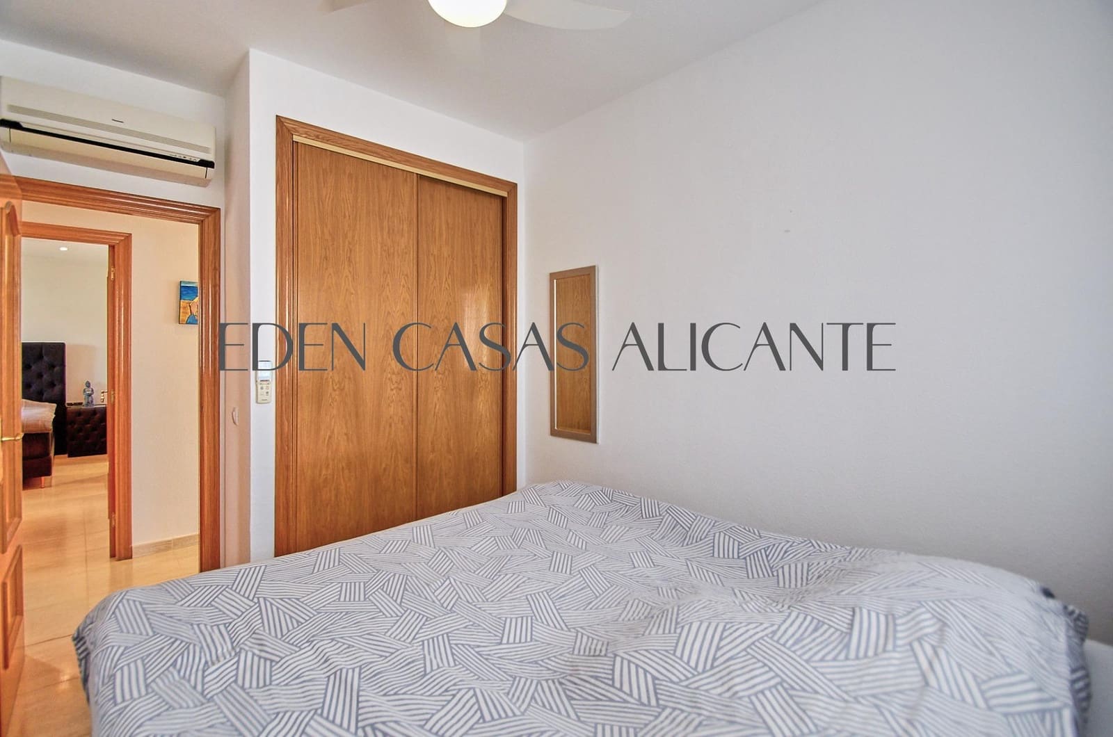 5 bedroom Villa for sale in Busot with pool - € 465,000 (Ref: 9347614)