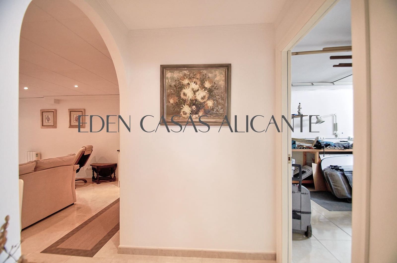 5 bedroom Villa for sale in Busot with pool - € 465,000 (Ref: 9347614)