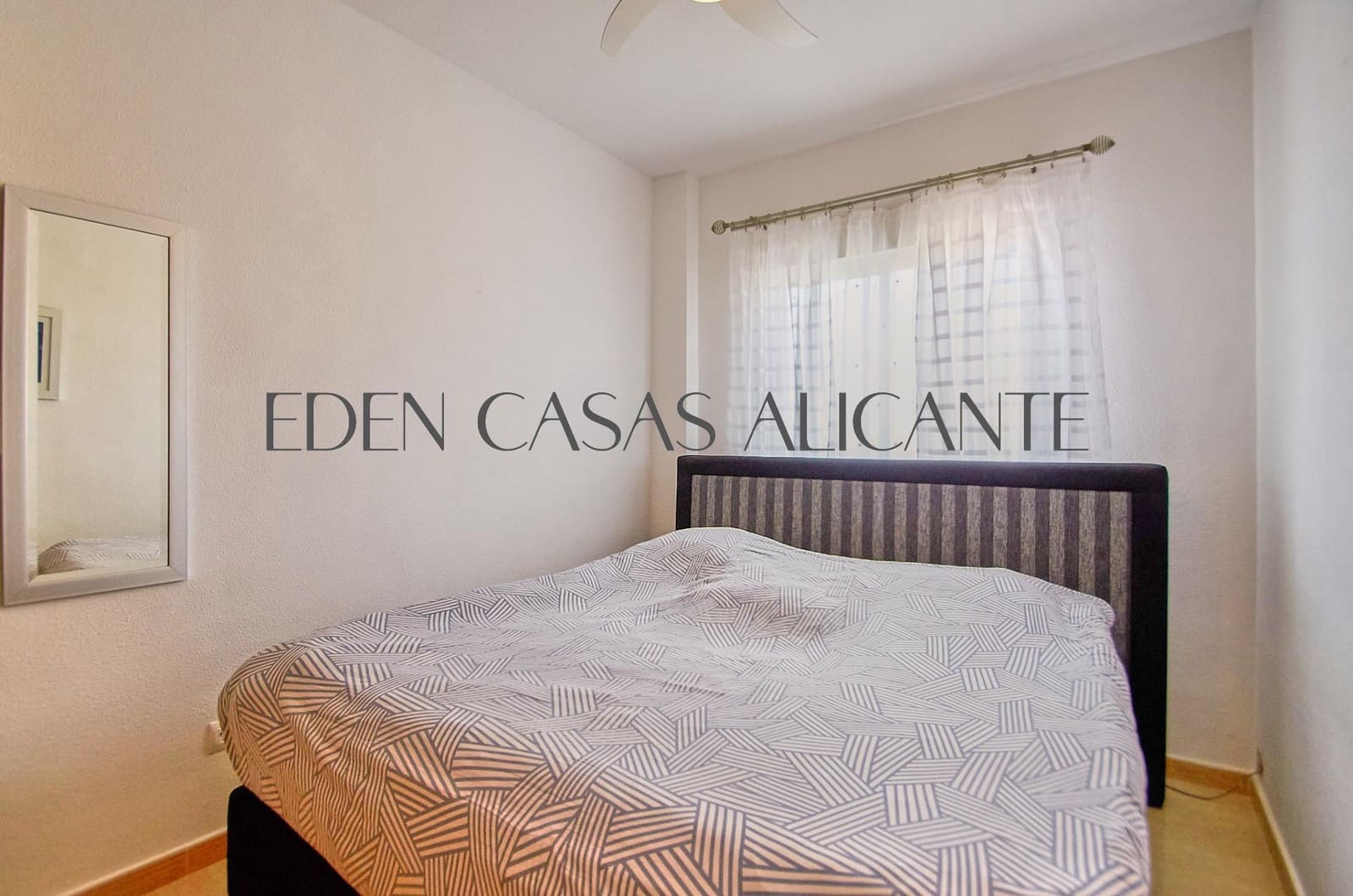 5 bedroom Villa for sale in Busot with pool - € 465,000 (Ref: 9347614)