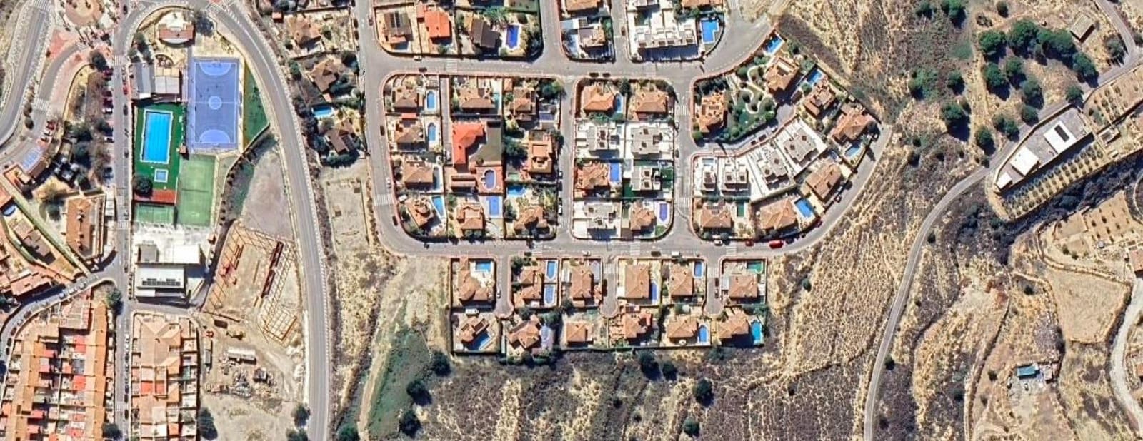 5 bedroom Villa for sale in Busot with pool - € 465,000 (Ref: 9347614)