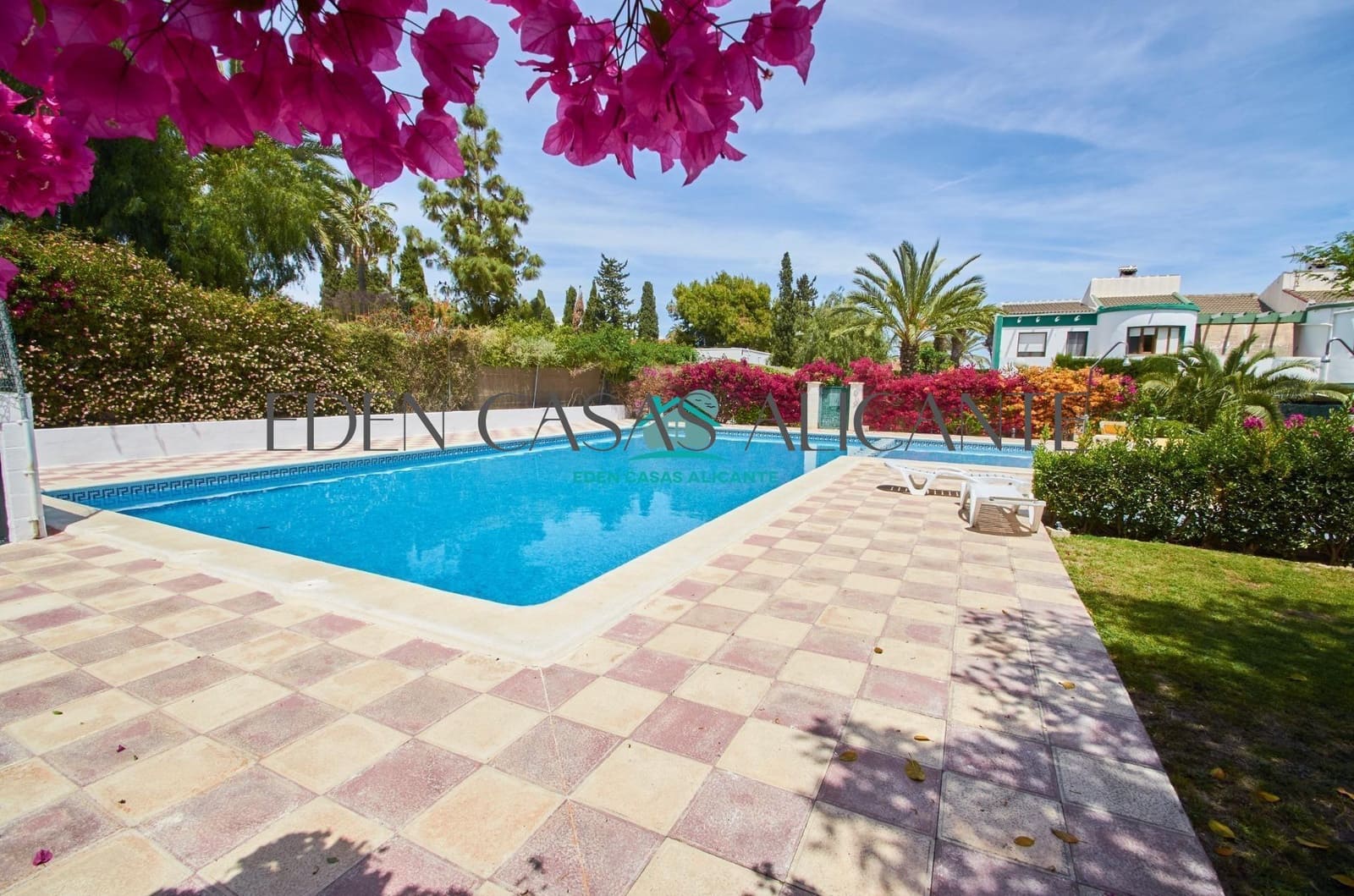 5 soverom Rekkehus til salgs i Playa de Muchavista med svømmebasseng - € 430 000 (Ref: 9349399)