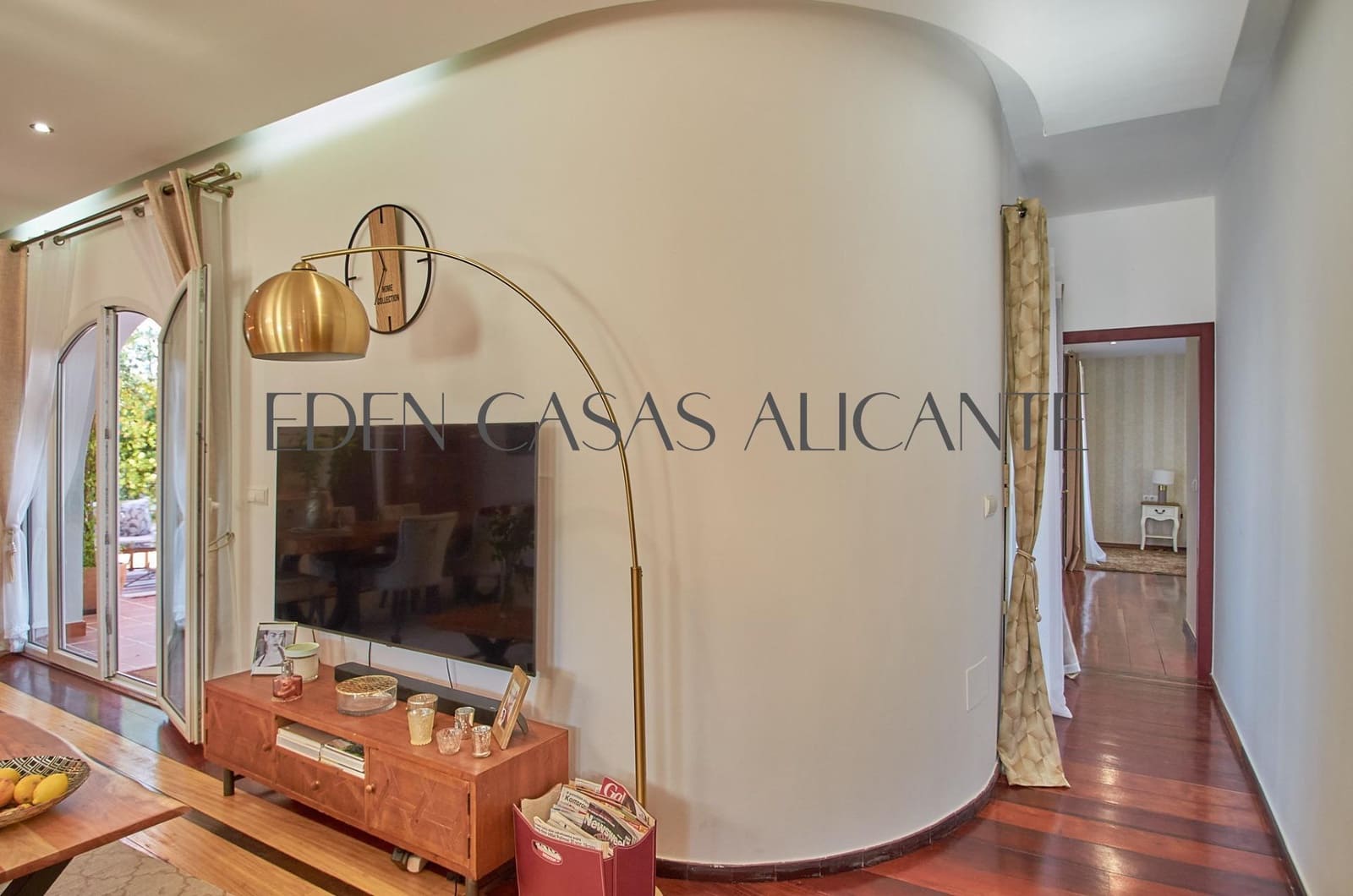 6 bedroom Villa for sale in Busot with pool - € 775,000 (Ref: 9362503)