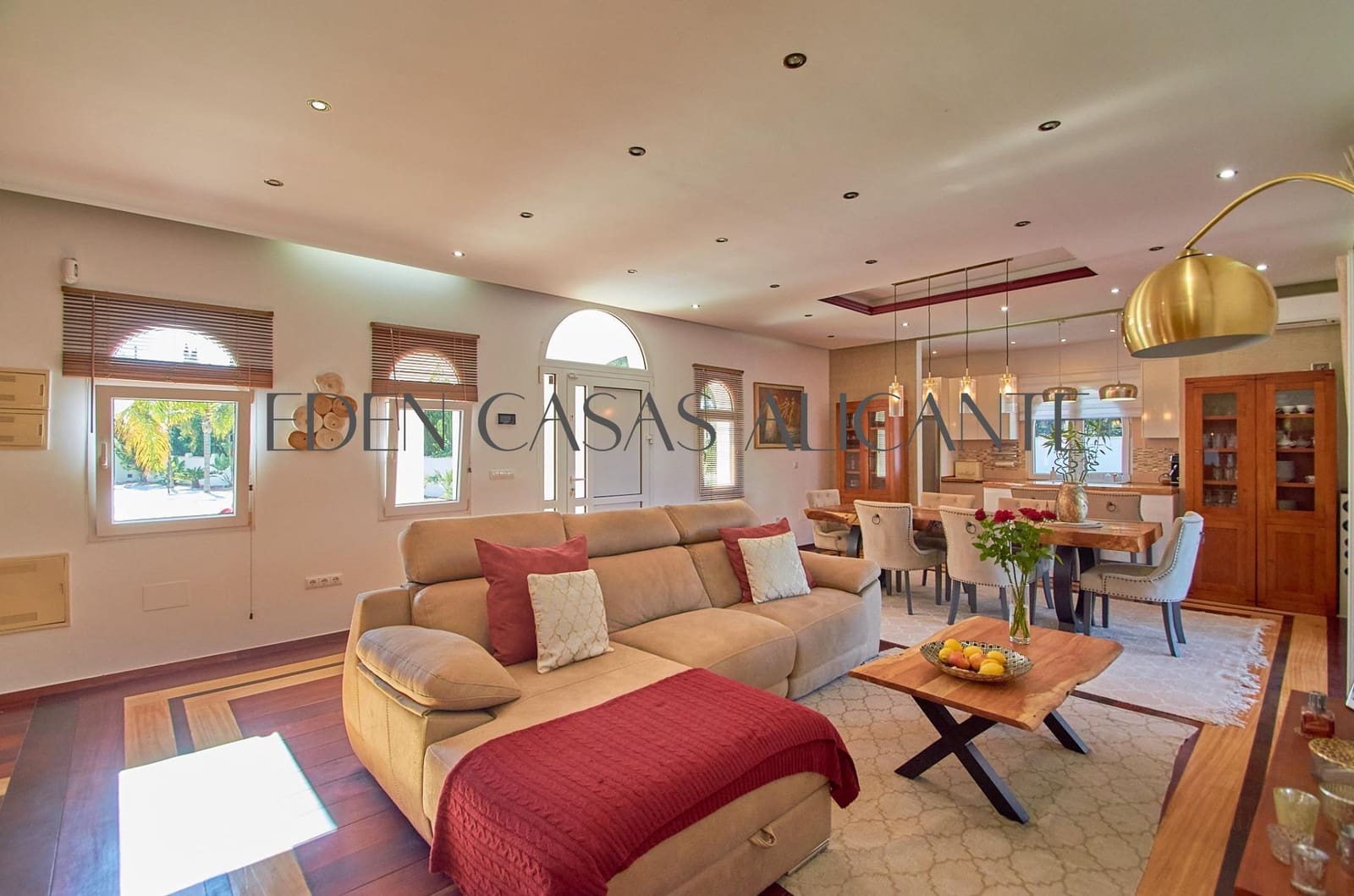 6 bedroom Villa for sale in Busot with pool - € 775,000 (Ref: 9362503)