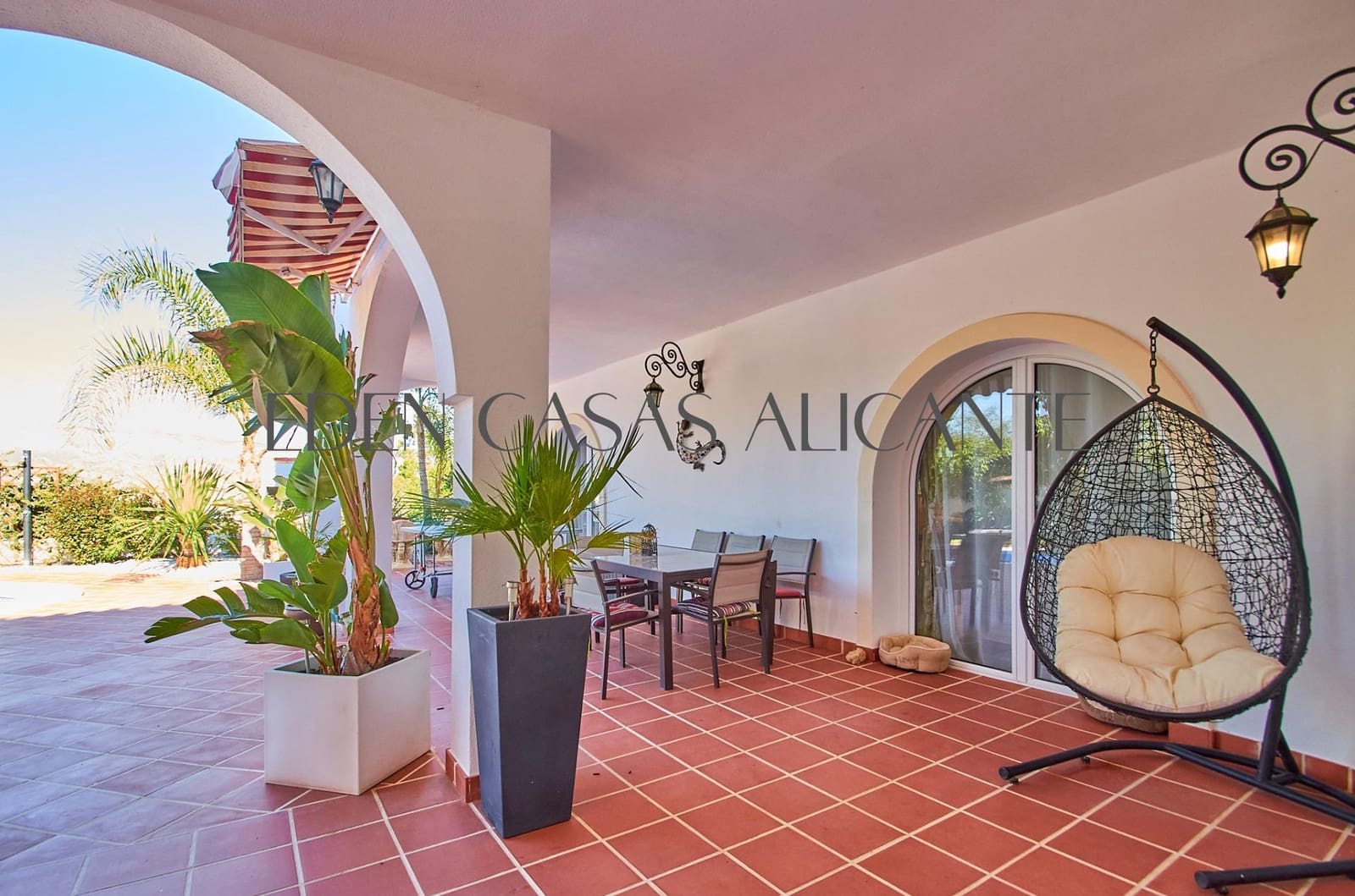 6 bedroom Villa for sale in Busot with pool - € 775,000 (Ref: 9362503)