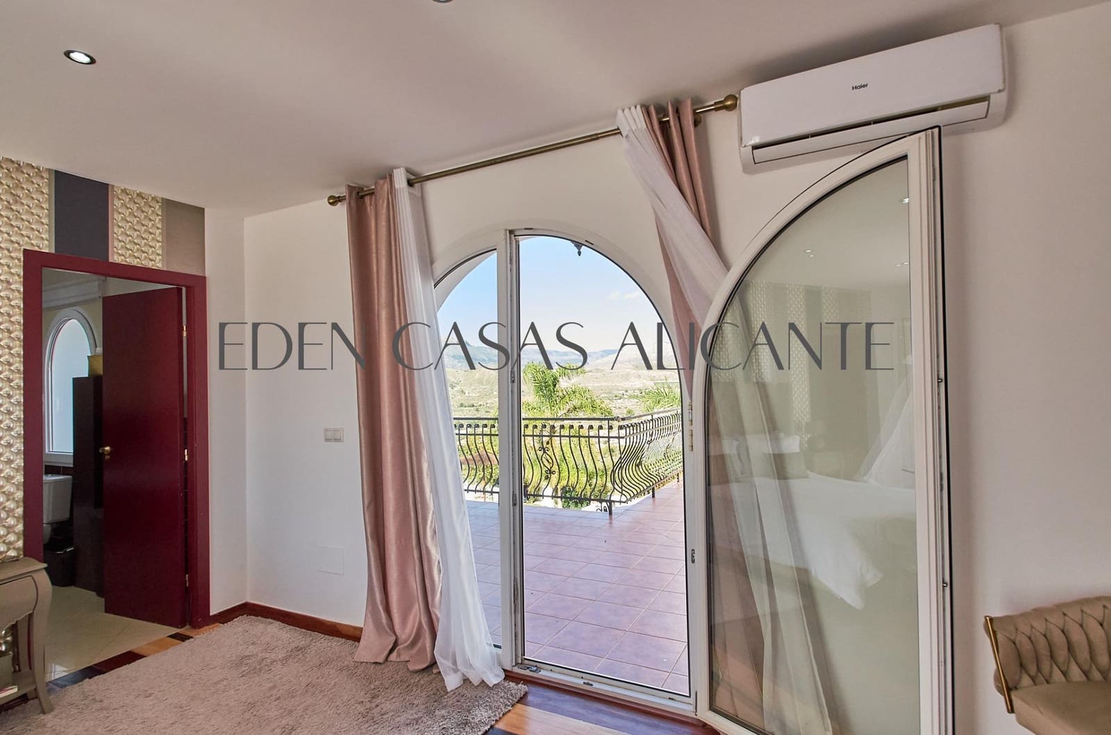 6 bedroom Villa for sale in Busot with pool - € 775,000 (Ref: 9362503)