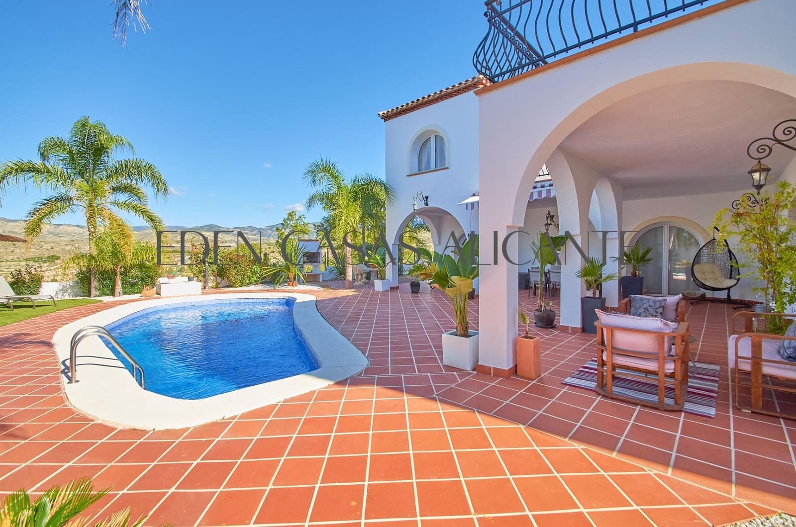 6 bedroom Villa for sale in Busot with pool - € 775,000 (Ref: 9362503)