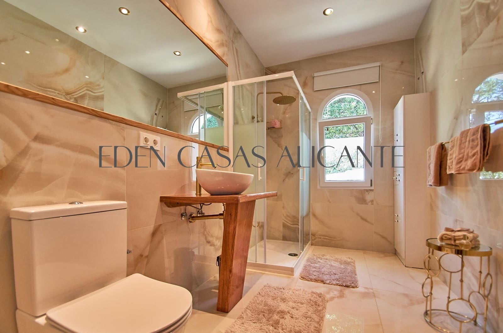 6 bedroom Villa for sale in Busot with pool - € 775,000 (Ref: 9362503)