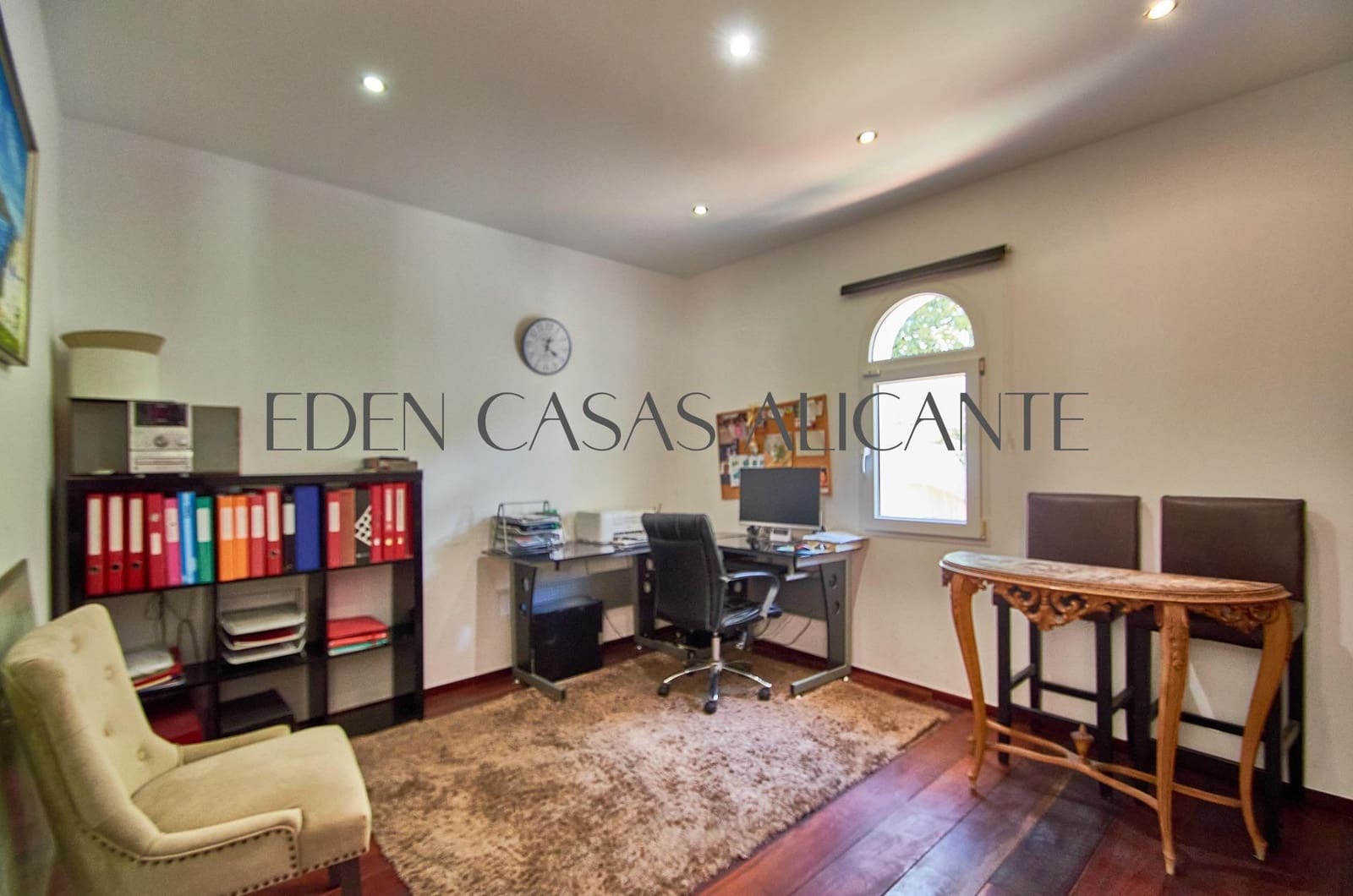 6 bedroom Villa for sale in Busot with pool - € 775,000 (Ref: 9362503)