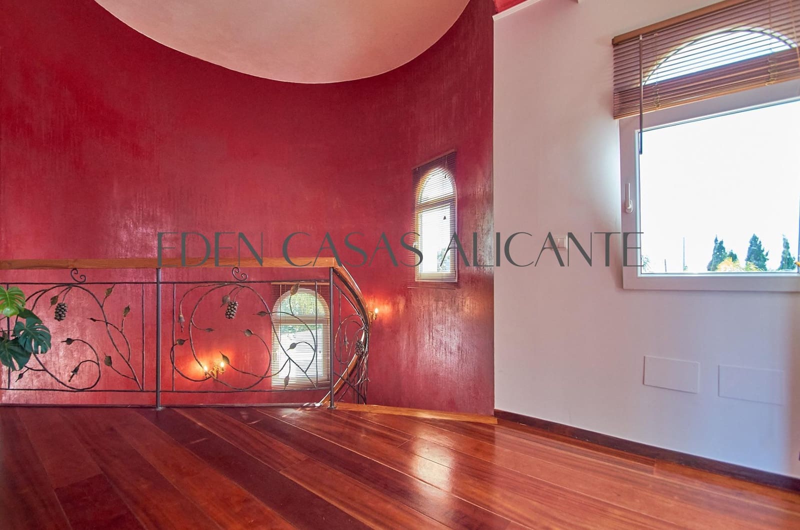 6 bedroom Villa for sale in Busot with pool - € 775,000 (Ref: 9362503)