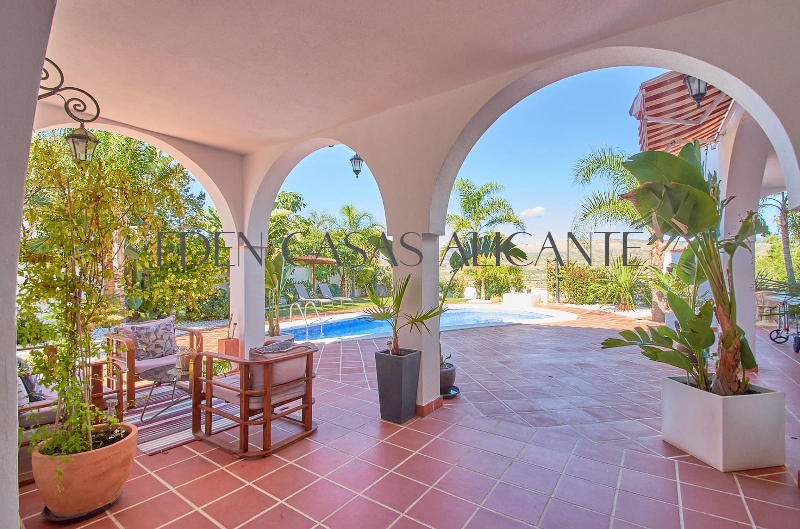 6 bedroom Villa for sale in Busot with pool - € 775,000 (Ref: 9362503)