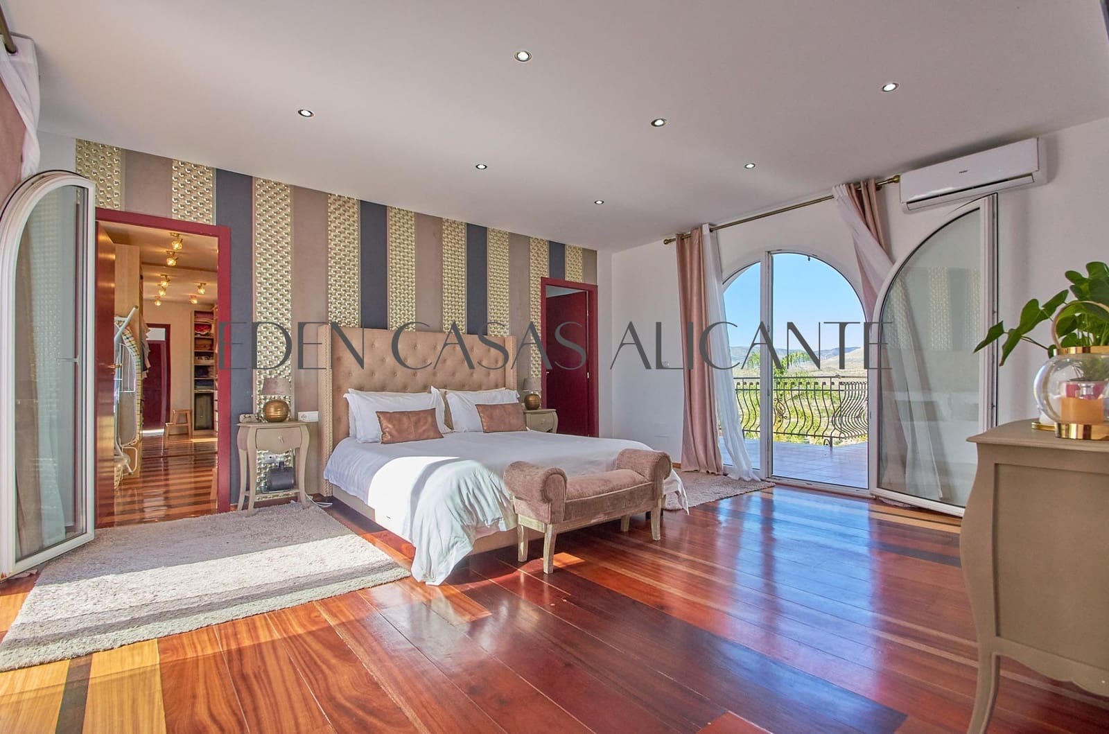 6 bedroom Villa for sale in Busot with pool - € 775,000 (Ref: 9362503)