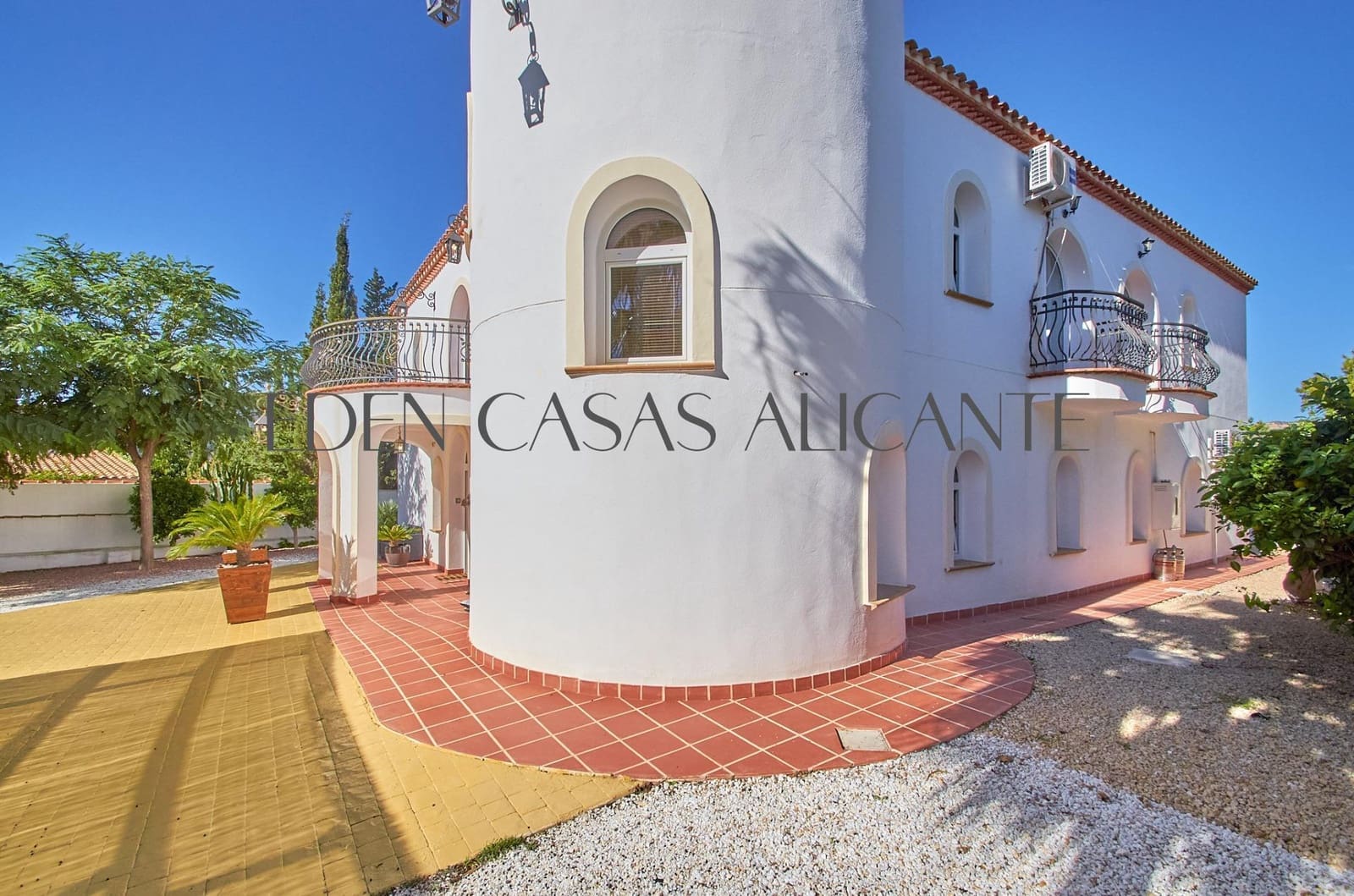 6 bedroom Villa for sale in Busot with pool - € 775,000 (Ref: 9362503)