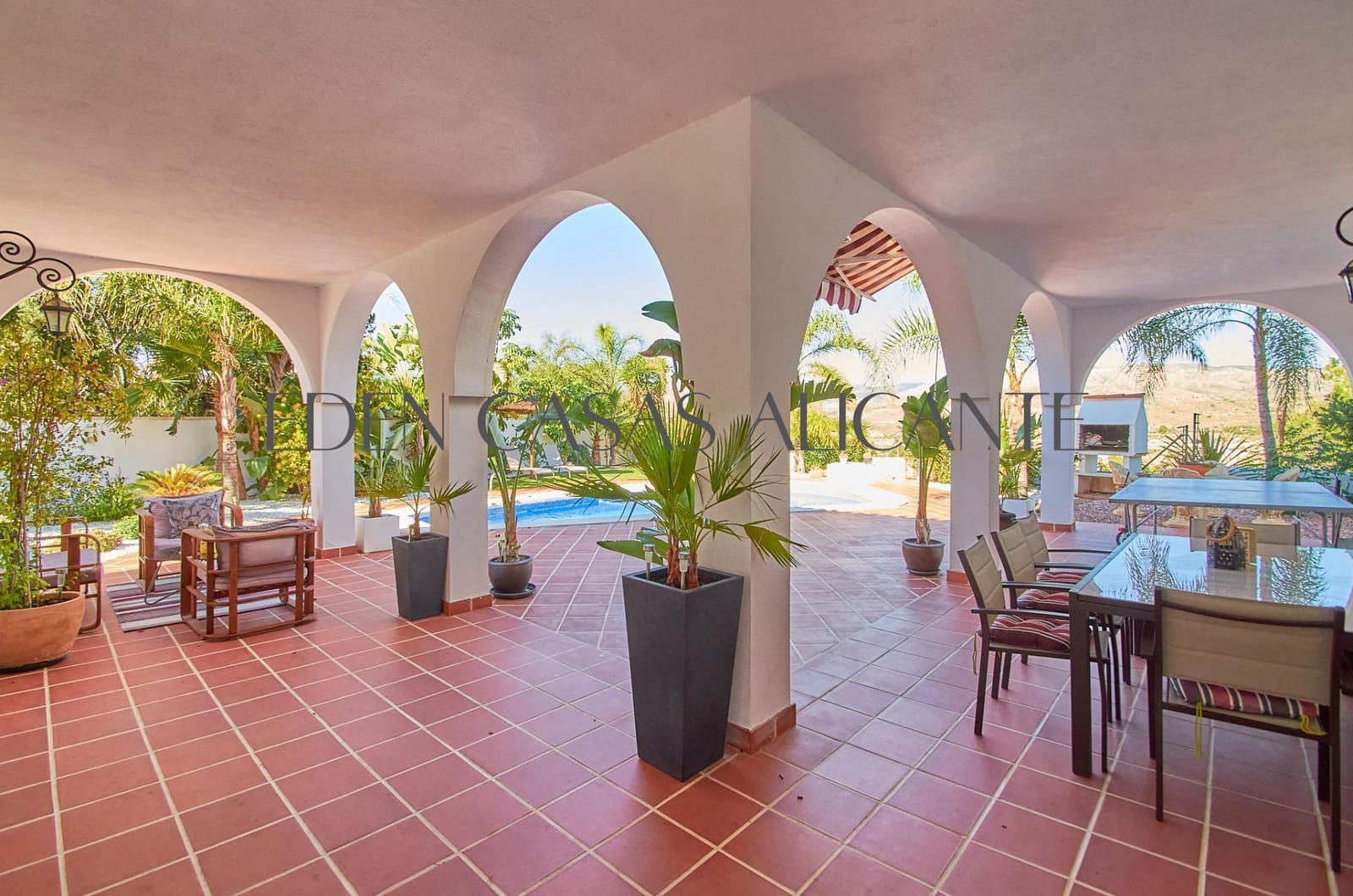 6 bedroom Villa for sale in Busot with pool - € 775,000 (Ref: 9362503)