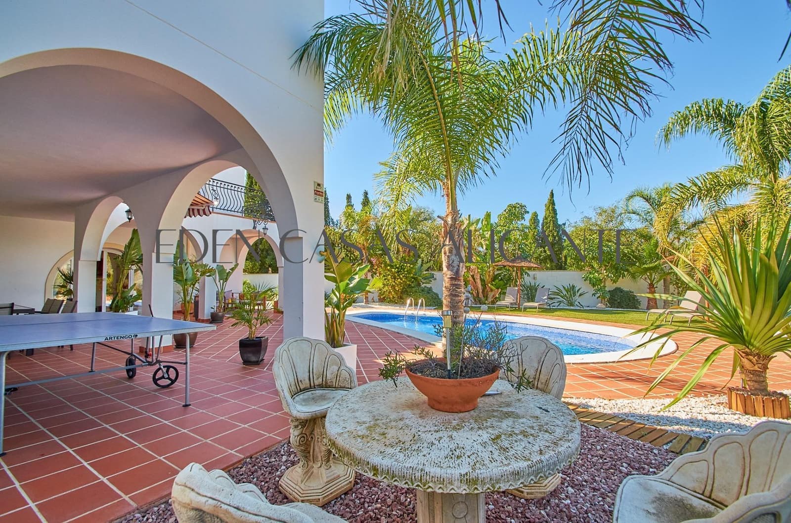 6 bedroom Villa for sale in Busot with pool - € 775,000 (Ref: 9362503)