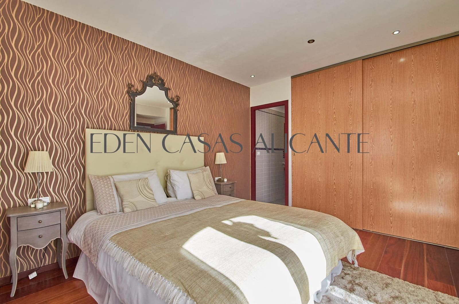 6 bedroom Villa for sale in Busot with pool - € 775,000 (Ref: 9362503)