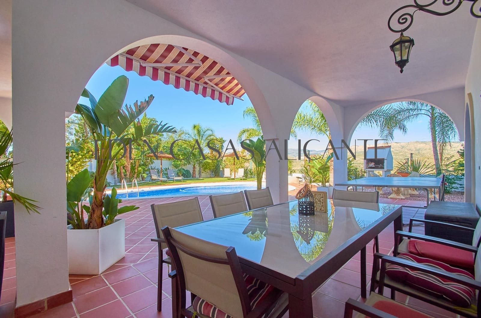 6 bedroom Villa for sale in Busot with pool - € 775,000 (Ref: 9362503)