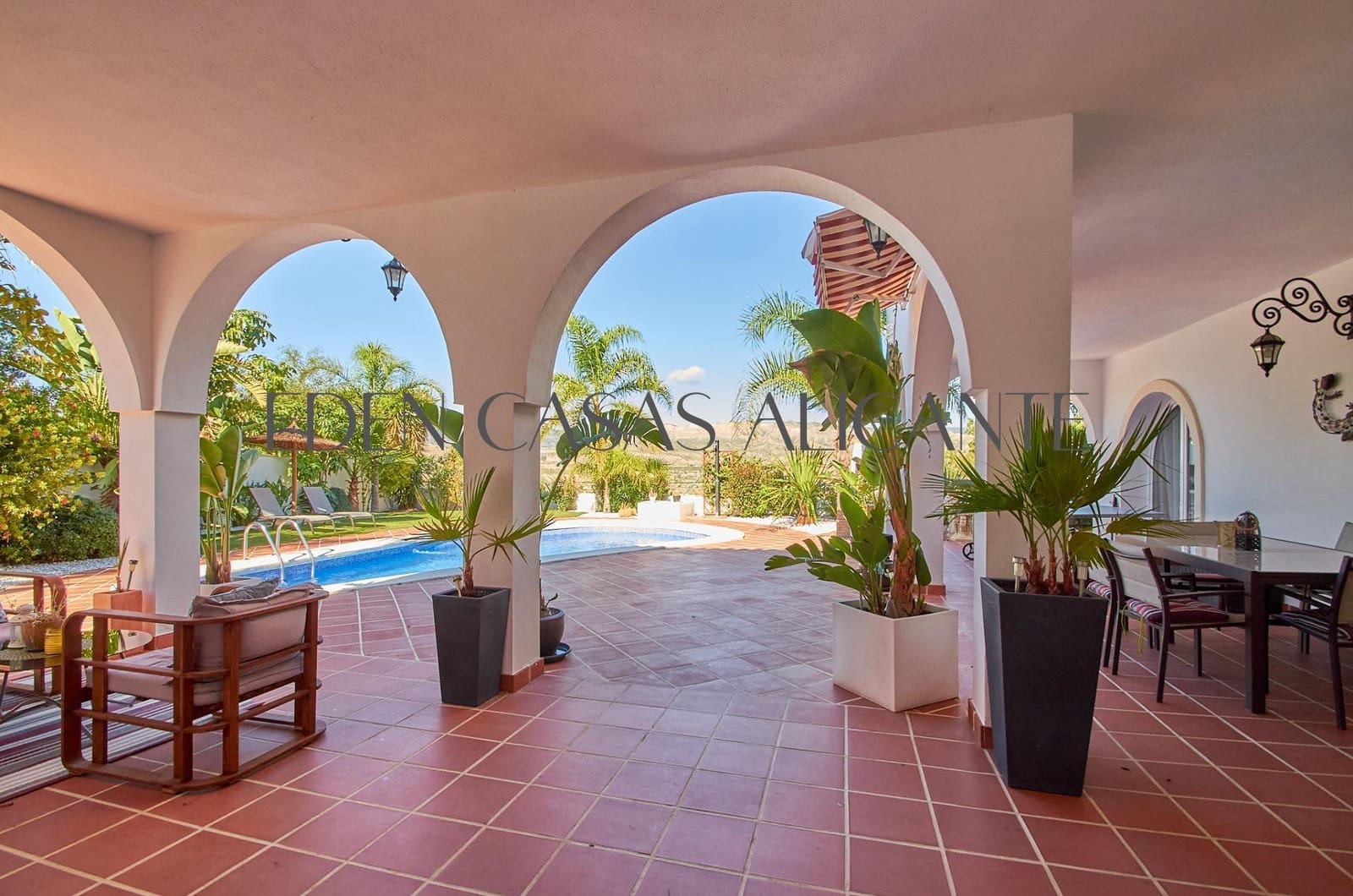 6 bedroom Villa for sale in Busot with pool - € 775,000 (Ref: 9362503)