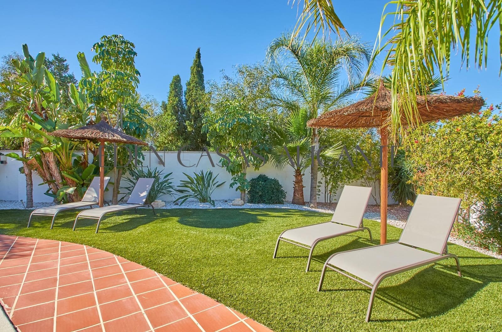 6 bedroom Villa for sale in Busot with pool - € 775,000 (Ref: 9362503)