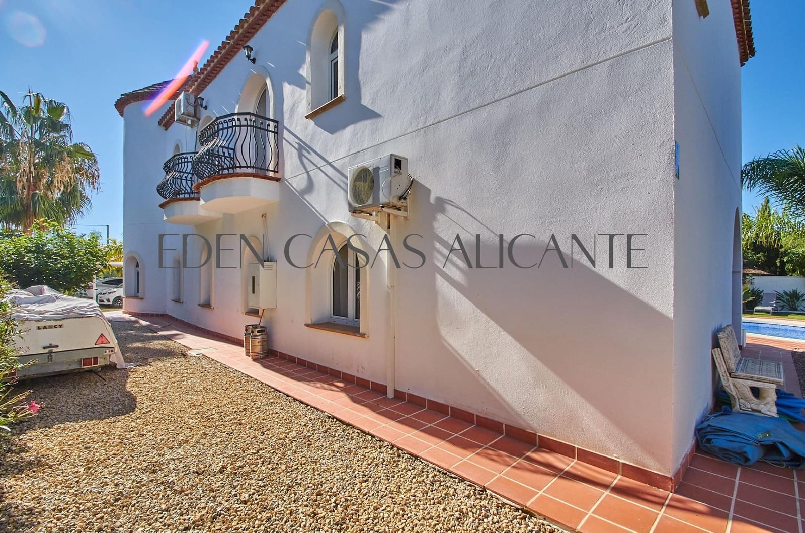 6 bedroom Villa for sale in Busot with pool - € 775,000 (Ref: 9362503)