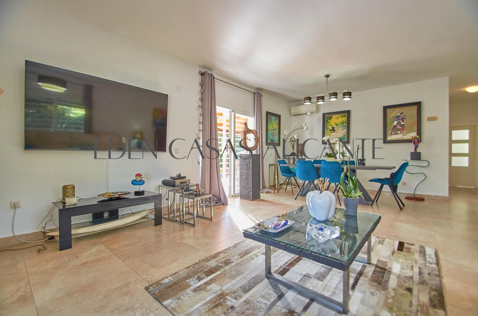 5 makuuhuone Huvila myytävänä paikassa San Juan de Alicante / Sant Joan d'Alacant mukana uima-altaan 
autotalli - 770 000 € (Ref: 9383174)