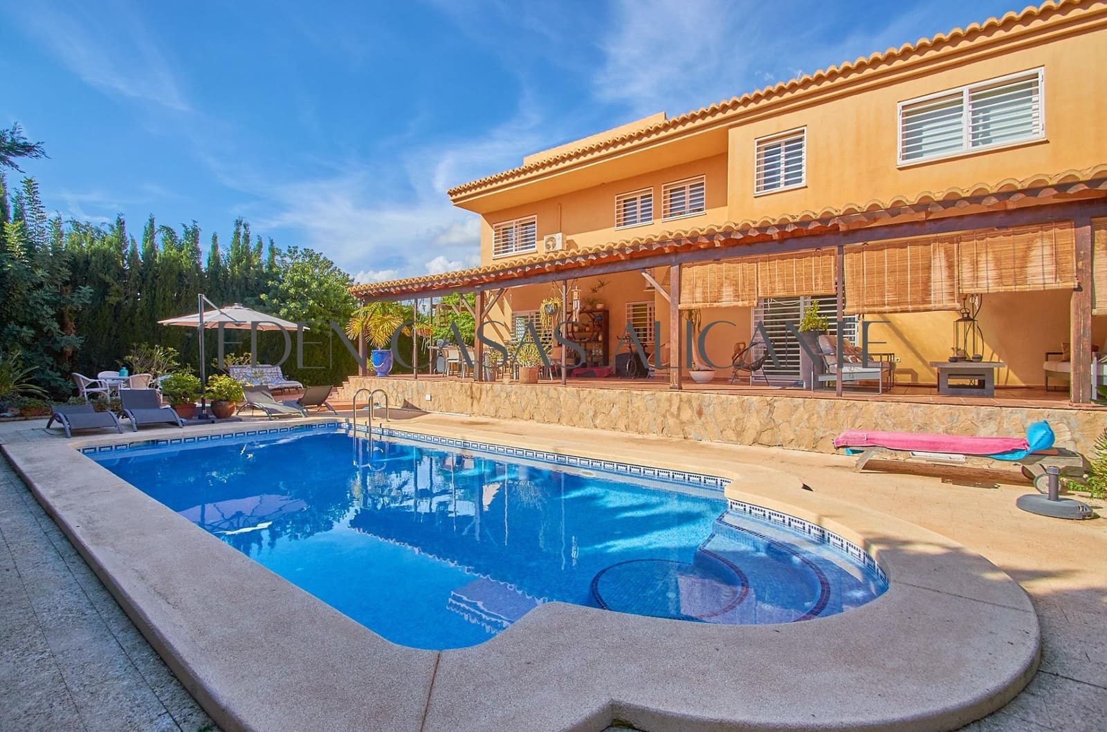 5 makuuhuone Huvila myytävänä paikassa San Juan de Alicante / Sant Joan d'Alacant mukana uima-altaan 
autotalli - 770 000 € (Ref: 9383174)
