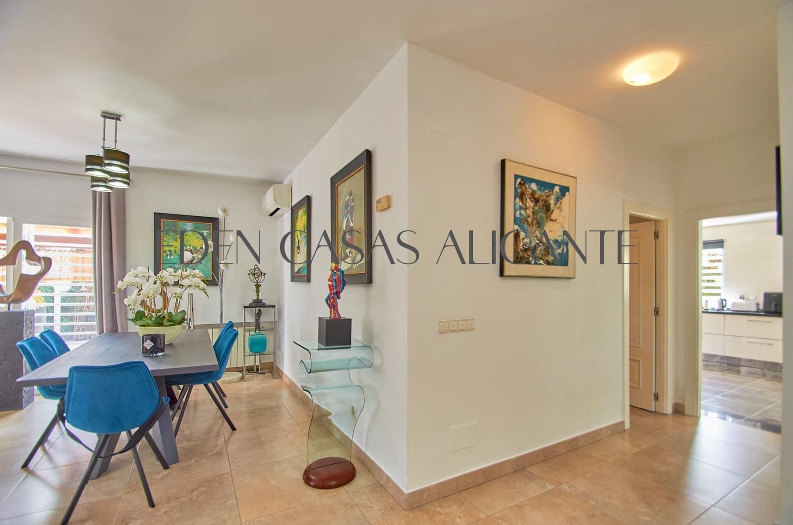 5 makuuhuone Huvila myytävänä paikassa San Juan de Alicante / Sant Joan d'Alacant mukana uima-altaan 
autotalli - 770 000 € (Ref: 9383174)