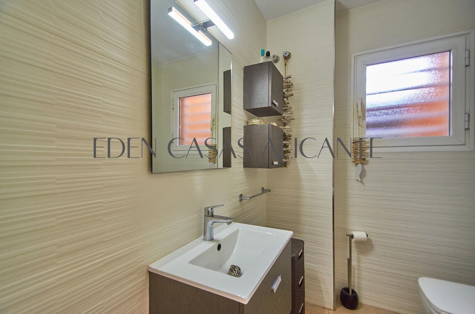 5 makuuhuone Huvila myytävänä paikassa San Juan de Alicante / Sant Joan d'Alacant mukana uima-altaan 
autotalli - 770 000 € (Ref: 9383174)