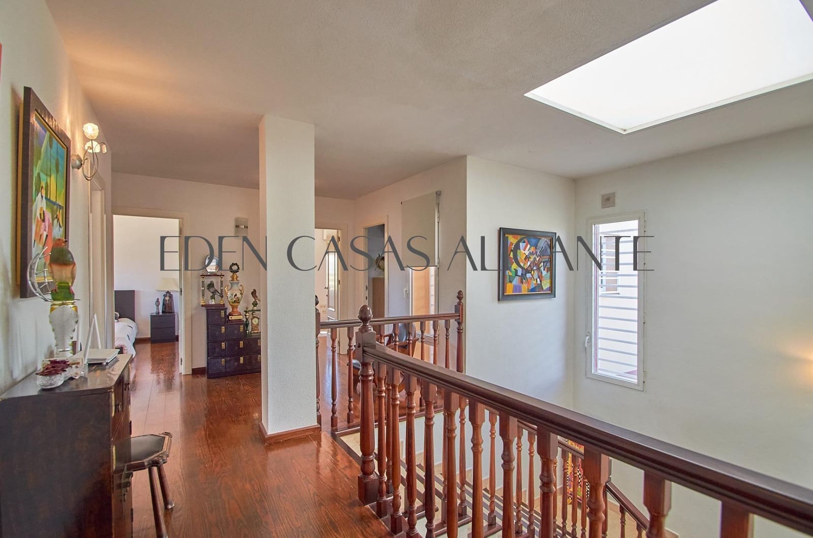 5 makuuhuone Huvila myytävänä paikassa San Juan de Alicante / Sant Joan d'Alacant mukana uima-altaan 
autotalli - 770 000 € (Ref: 9383174)
