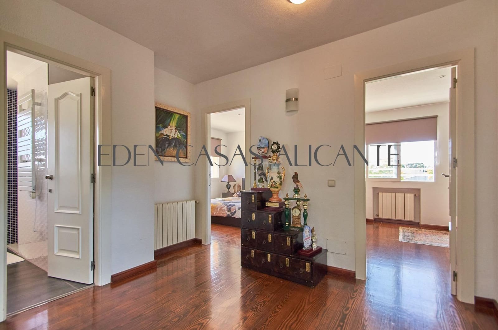 5 makuuhuone Huvila myytävänä paikassa San Juan de Alicante / Sant Joan d'Alacant mukana uima-altaan 
autotalli - 770 000 € (Ref: 9383174)
