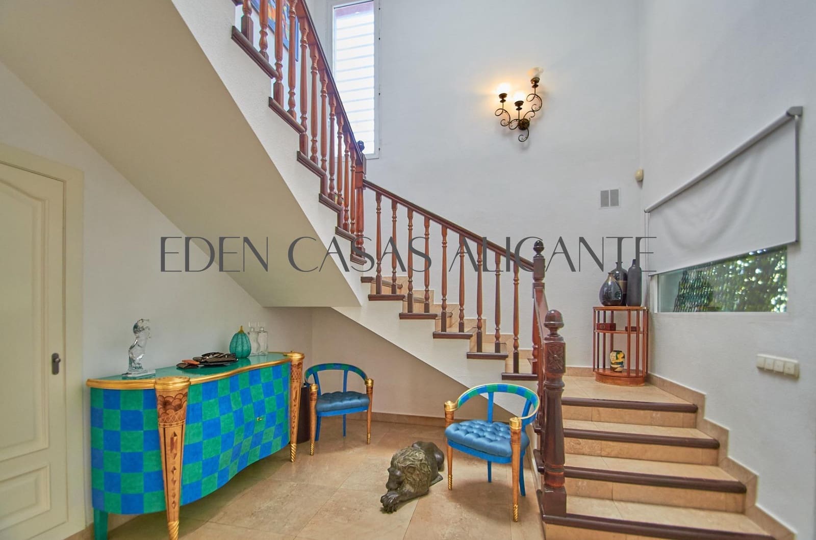 5 makuuhuone Huvila myytävänä paikassa San Juan de Alicante / Sant Joan d'Alacant mukana uima-altaan 
autotalli - 770 000 € (Ref: 9383174)