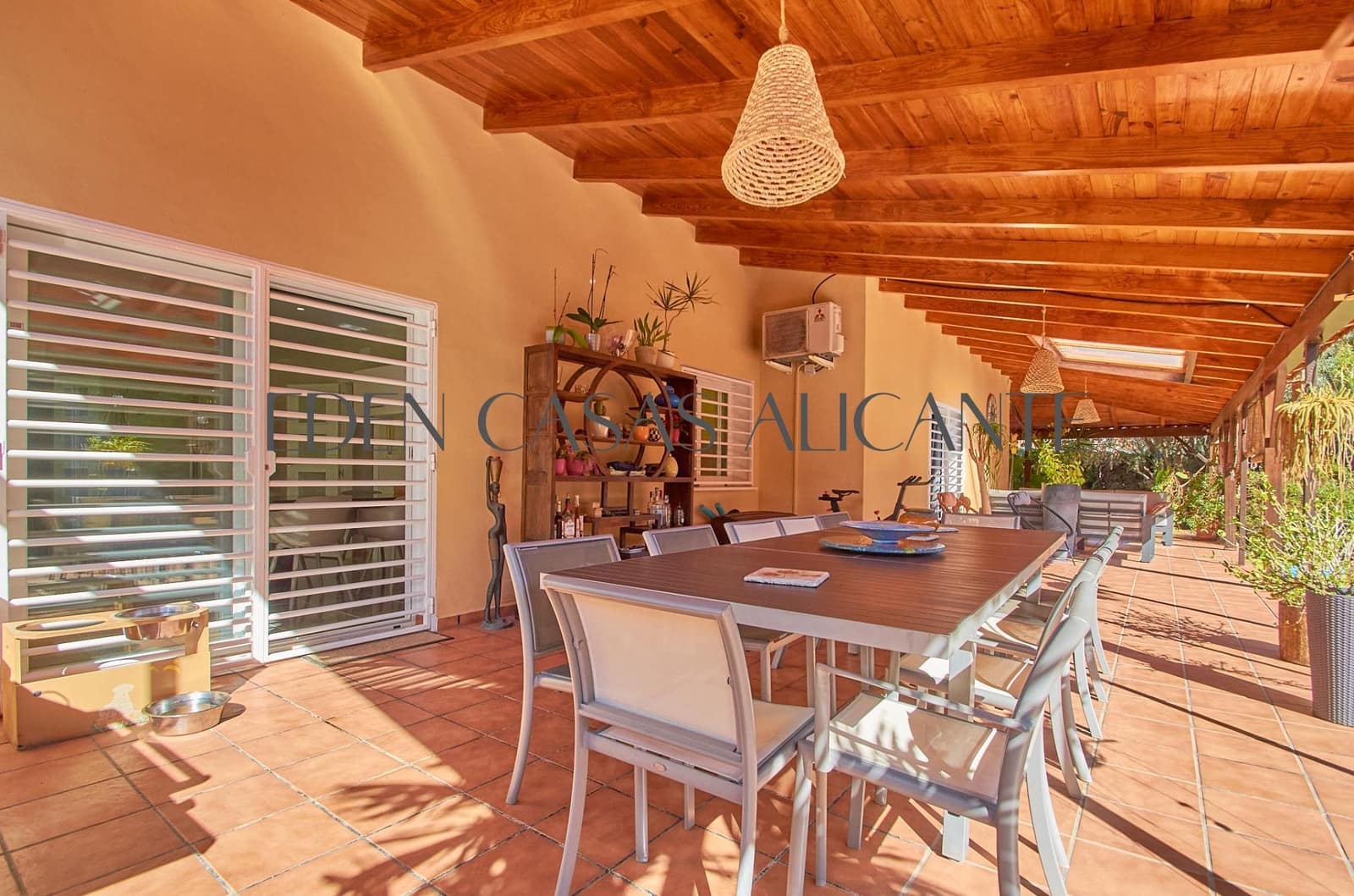 5 makuuhuone Huvila myytävänä paikassa San Juan de Alicante / Sant Joan d'Alacant mukana uima-altaan 
autotalli - 770 000 € (Ref: 9383174)