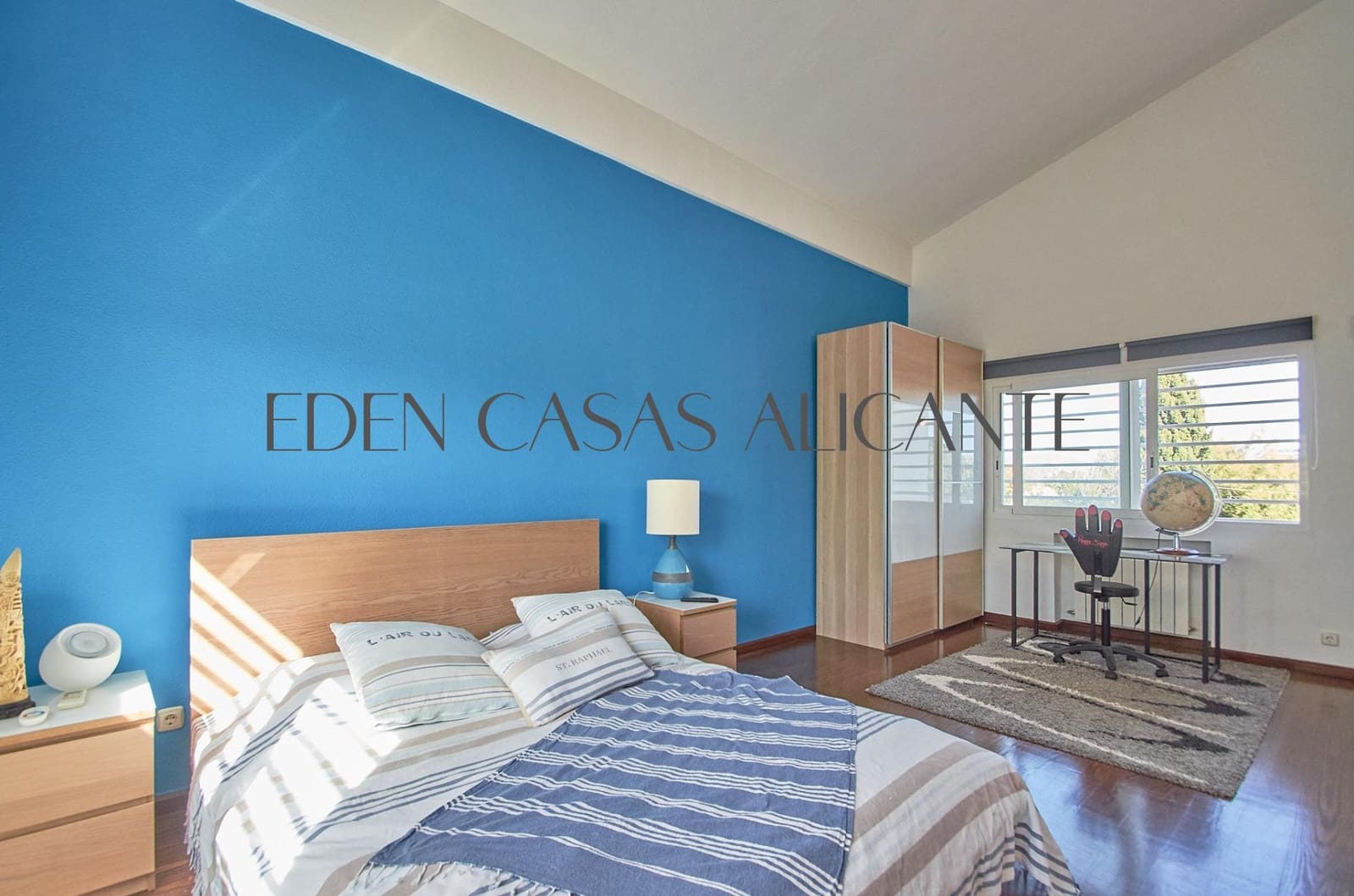 5 makuuhuone Huvila myytävänä paikassa San Juan de Alicante / Sant Joan d'Alacant mukana uima-altaan 
autotalli - 770 000 € (Ref: 9383174)