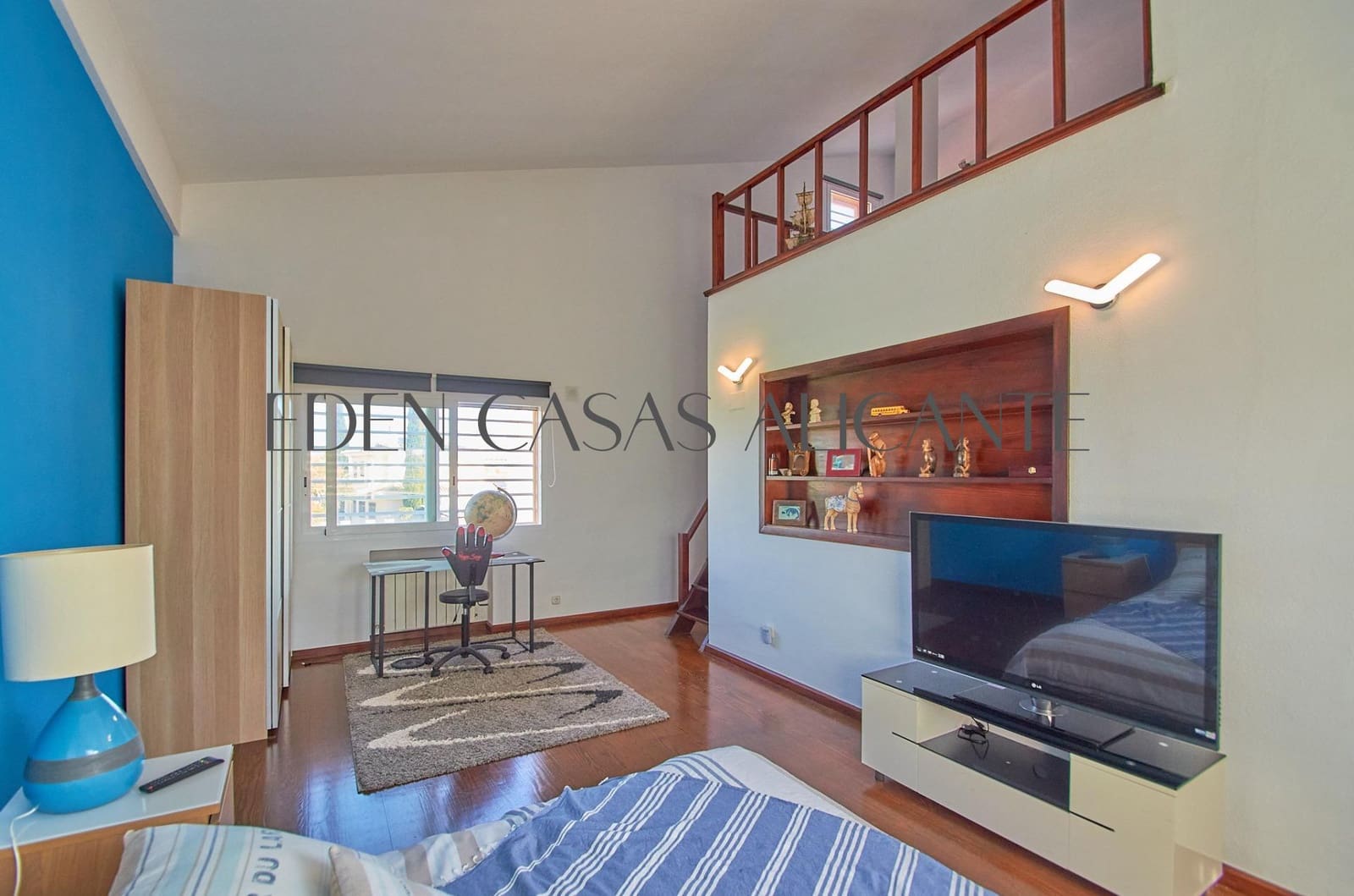5 makuuhuone Huvila myytävänä paikassa San Juan de Alicante / Sant Joan d'Alacant mukana uima-altaan 
autotalli - 770 000 € (Ref: 9383174)