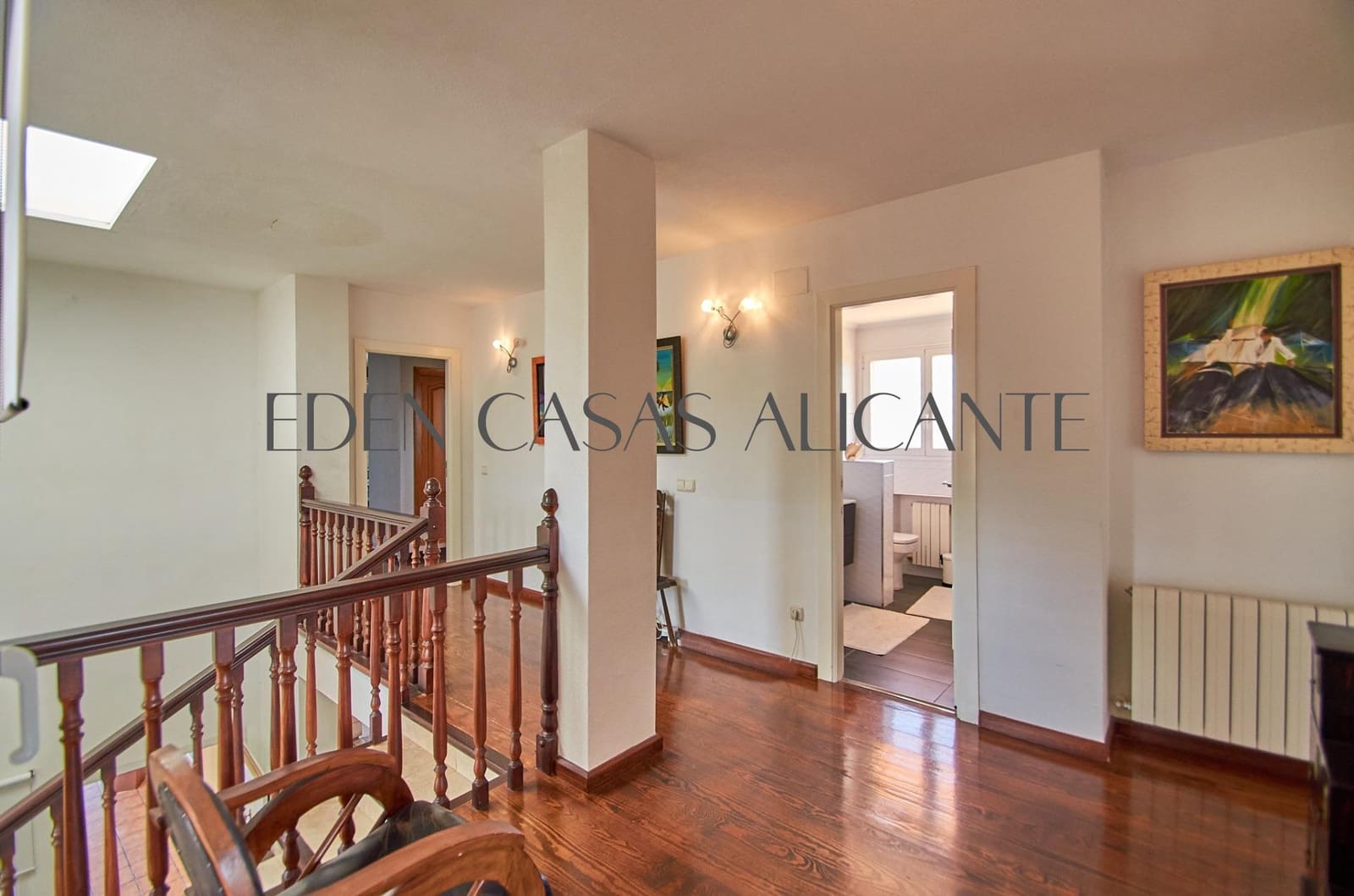 5 makuuhuone Huvila myytävänä paikassa San Juan de Alicante / Sant Joan d'Alacant mukana uima-altaan 
autotalli - 770 000 € (Ref: 9383174)