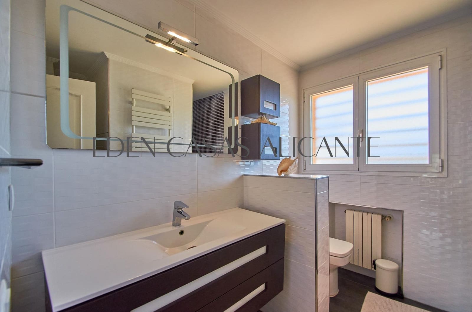 5 makuuhuone Huvila myytävänä paikassa San Juan de Alicante / Sant Joan d'Alacant mukana uima-altaan 
autotalli - 770 000 € (Ref: 9383174)