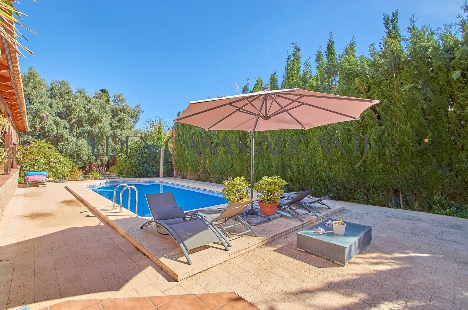 5 makuuhuone Huvila myytävänä paikassa San Juan de Alicante / Sant Joan d'Alacant mukana uima-altaan 
autotalli - 770 000 € (Ref: 9383174)