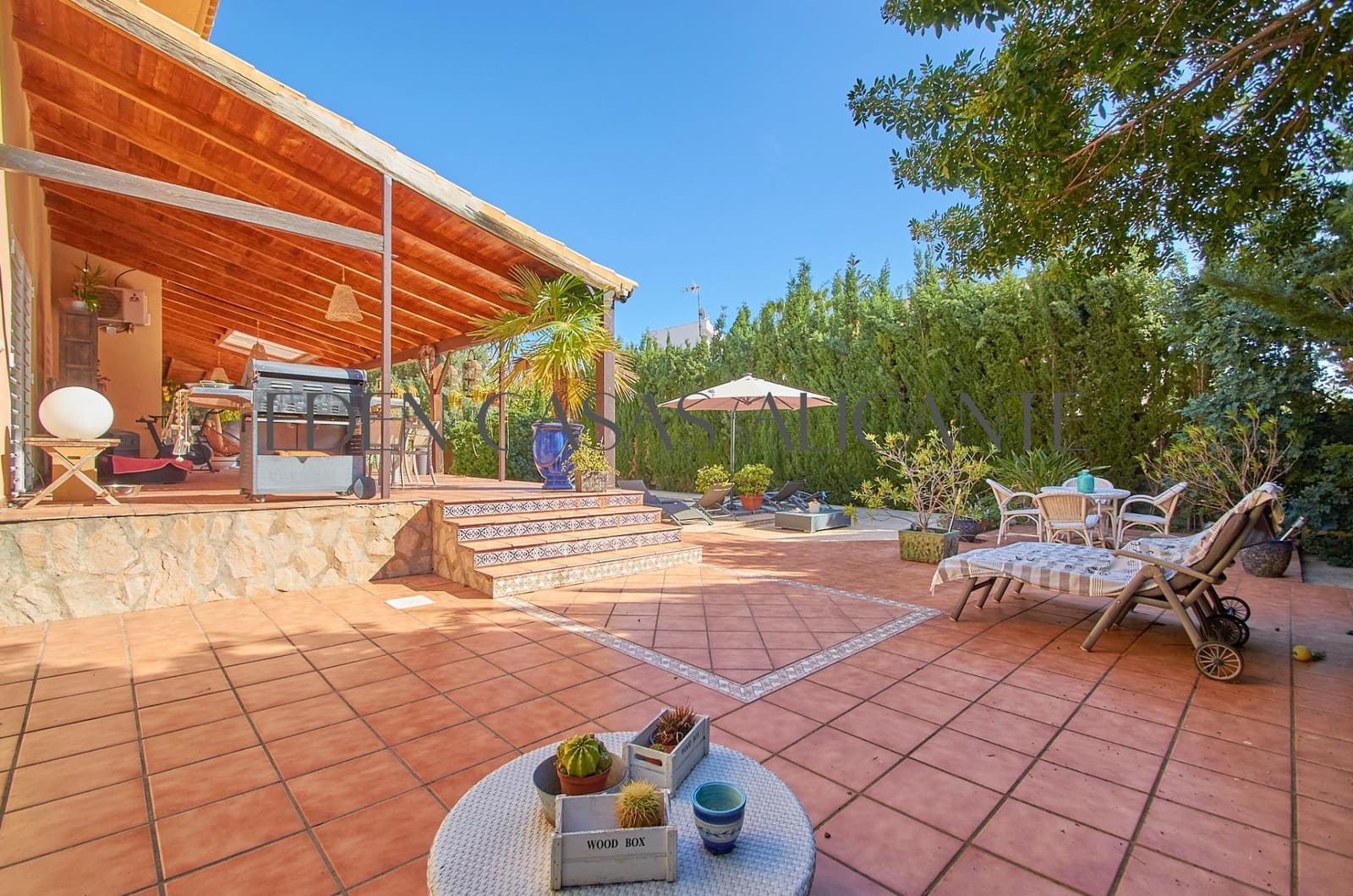 5 makuuhuone Huvila myytävänä paikassa San Juan de Alicante / Sant Joan d'Alacant mukana uima-altaan 
autotalli - 770 000 € (Ref: 9383174)