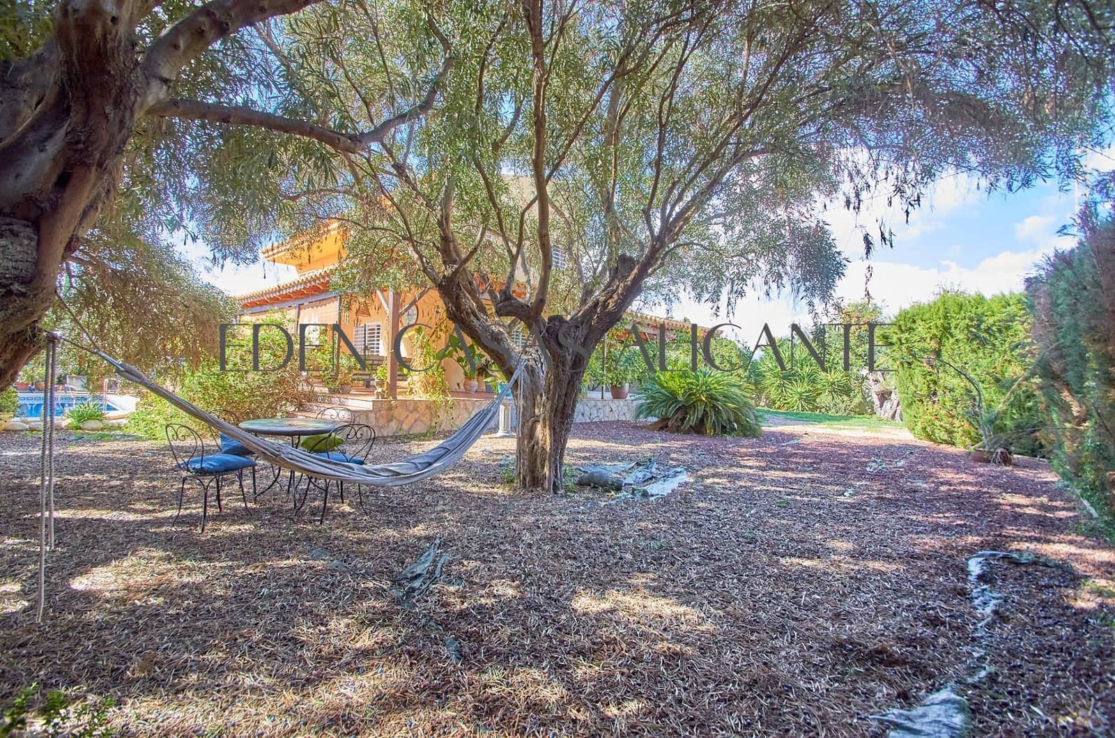 5 makuuhuone Huvila myytävänä paikassa San Juan de Alicante / Sant Joan d'Alacant mukana uima-altaan 
autotalli - 770 000 € (Ref: 9383174)