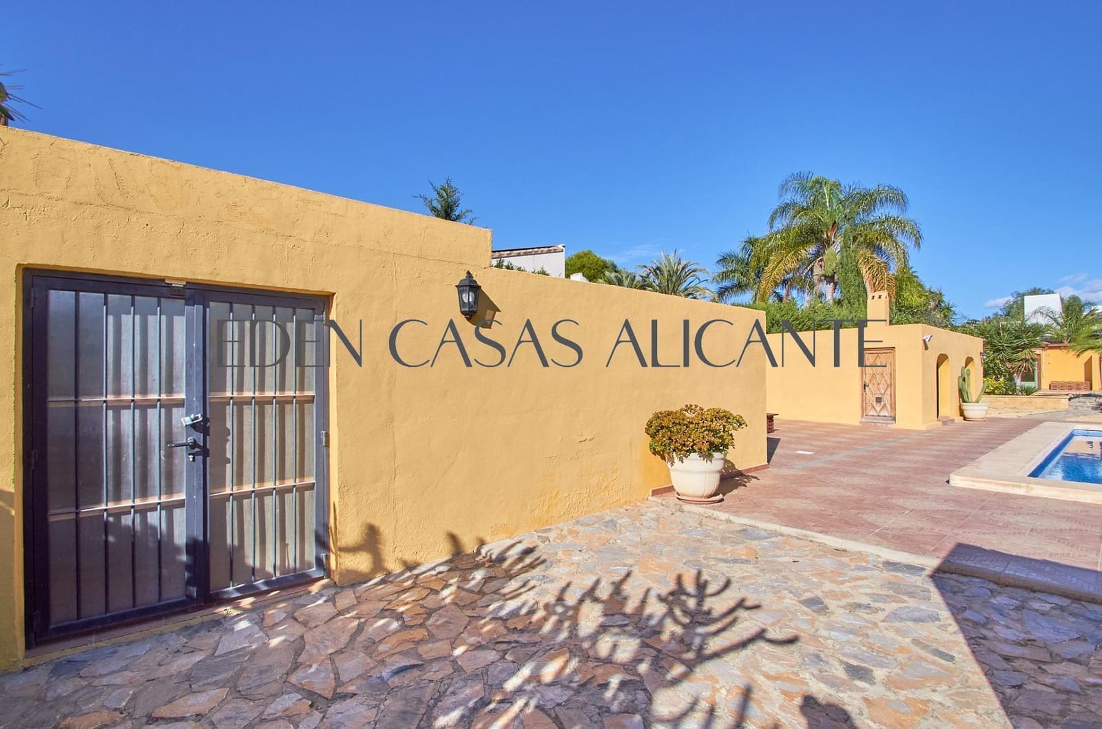 5 bedroom Villa for sale in Muchamiel / Mutxamel with pool - € 775,000 (Ref: 9411184)