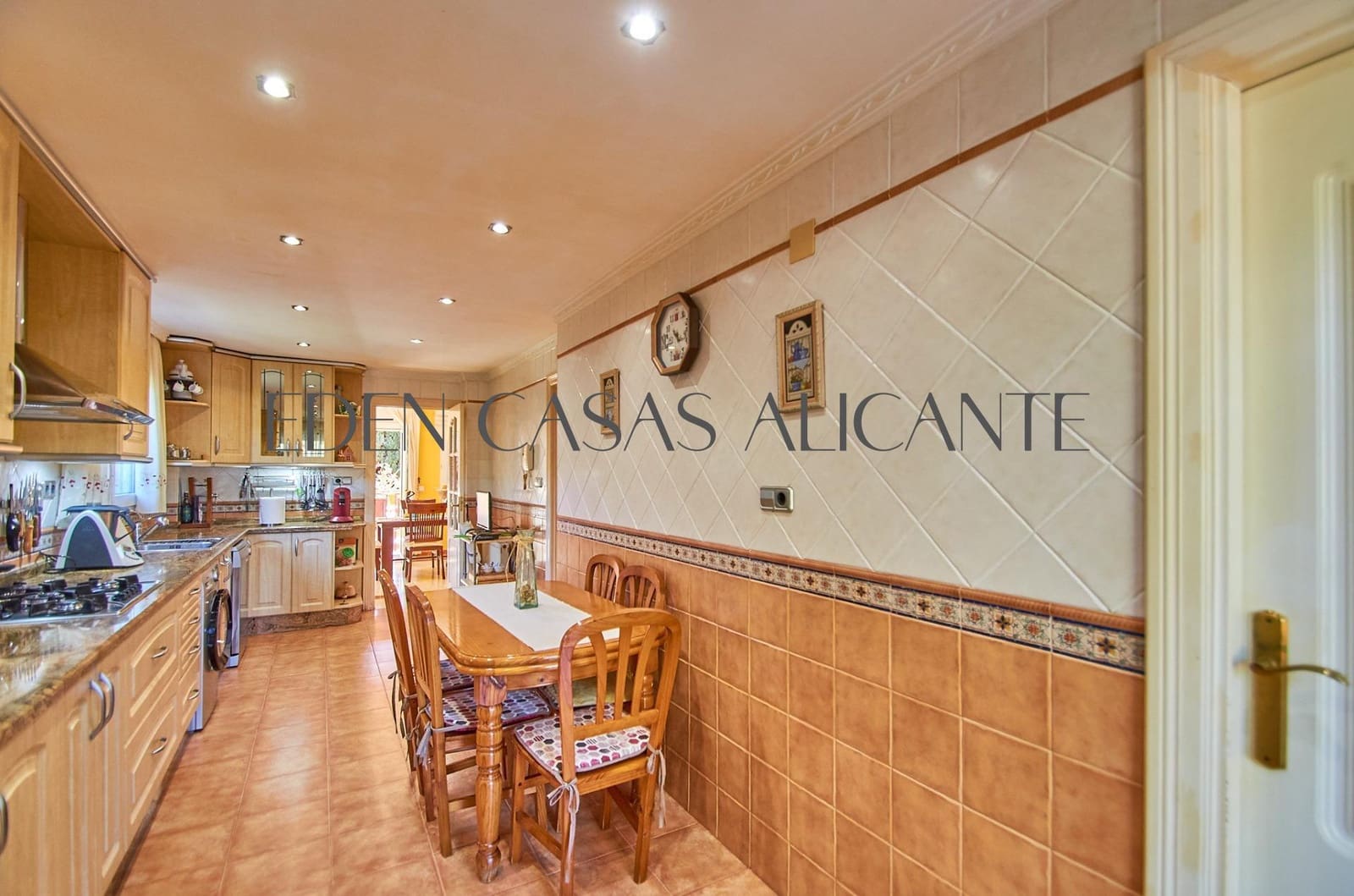 6 bedroom Villa for sale in Muchamiel / Mutxamel with pool garage - € 575,000 (Ref: 9422290)