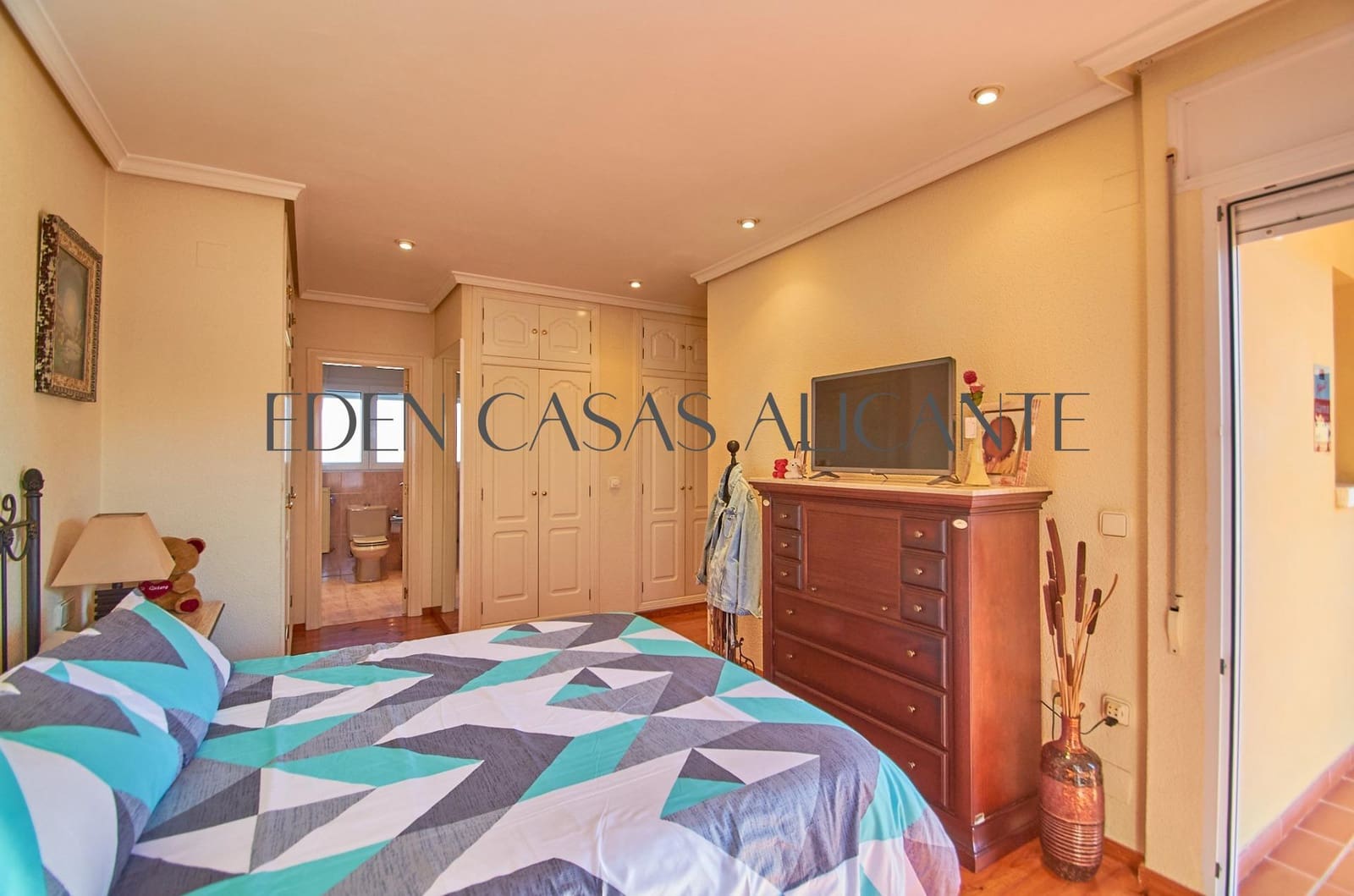 6 bedroom Villa for sale in Muchamiel / Mutxamel with pool garage - € 575,000 (Ref: 9422290)